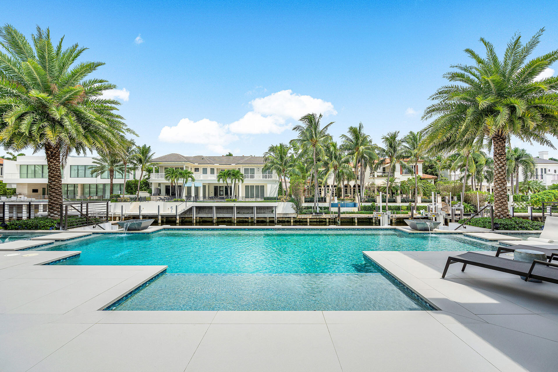 ROYAL PALM YACHT & COUNTRY CLUB - Residential