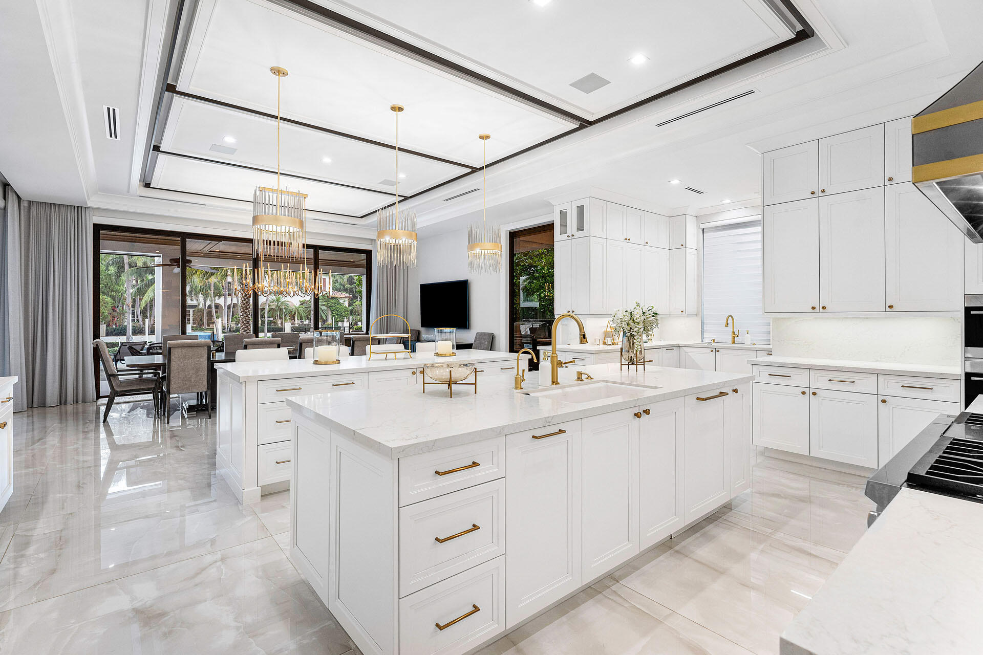 ROYAL PALM YACHT & COUNTRY CLUB - Residential