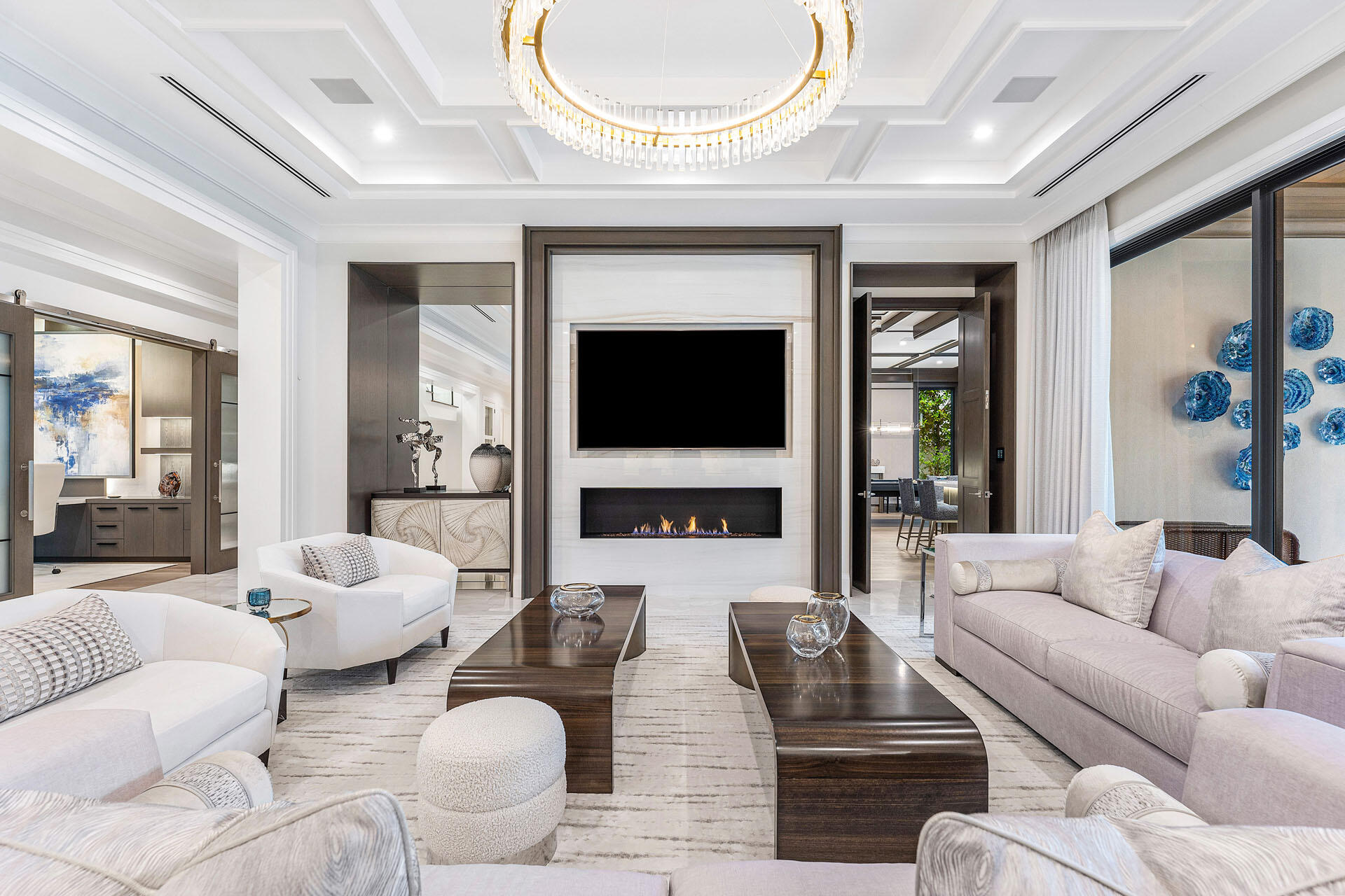 ROYAL PALM YACHT & COUNTRY CLUB - Residential