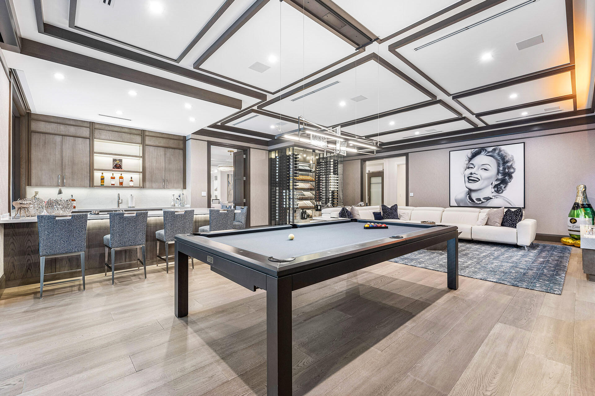 ROYAL PALM YACHT & COUNTRY CLUB - Residential