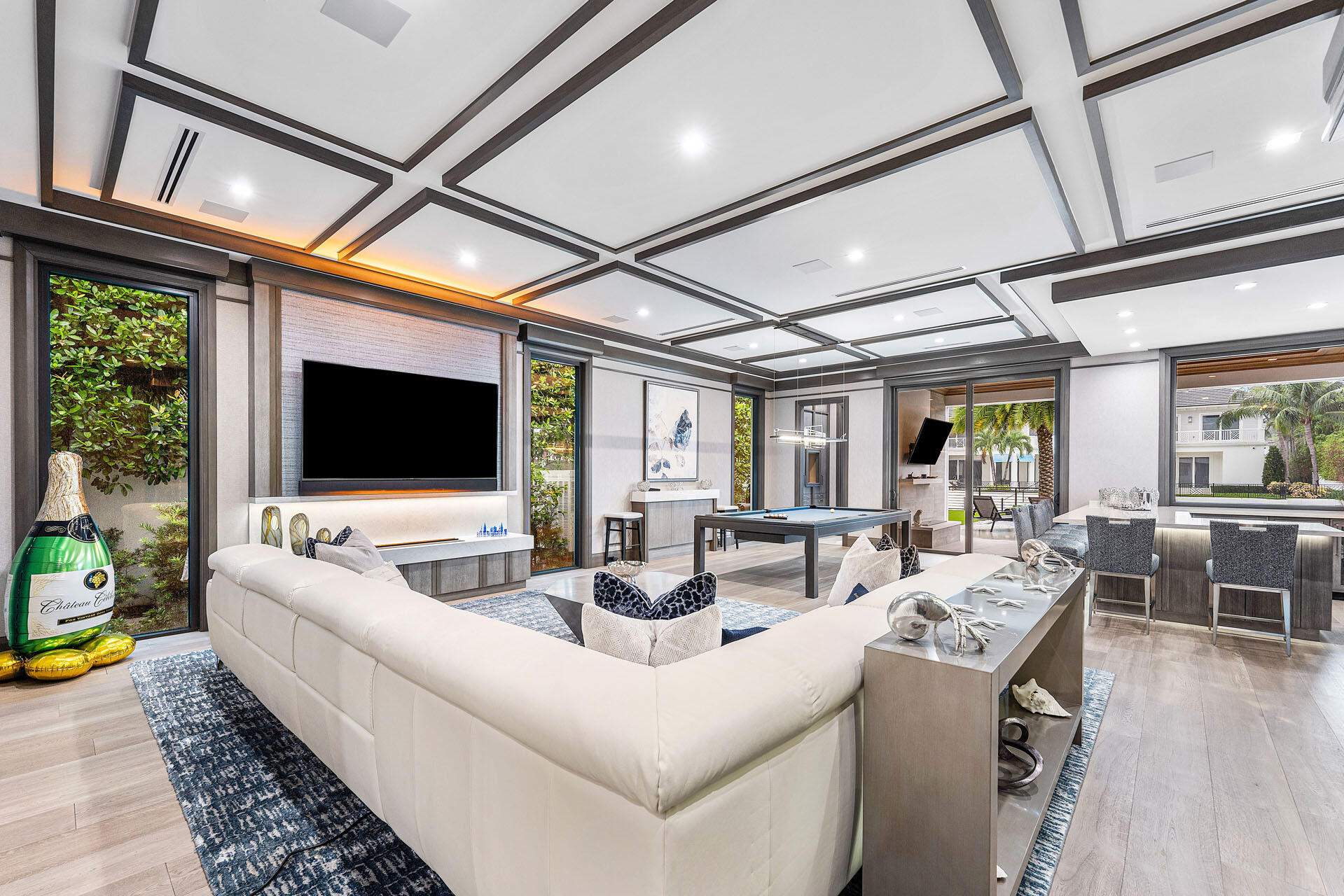 ROYAL PALM YACHT & COUNTRY CLUB - Residential
