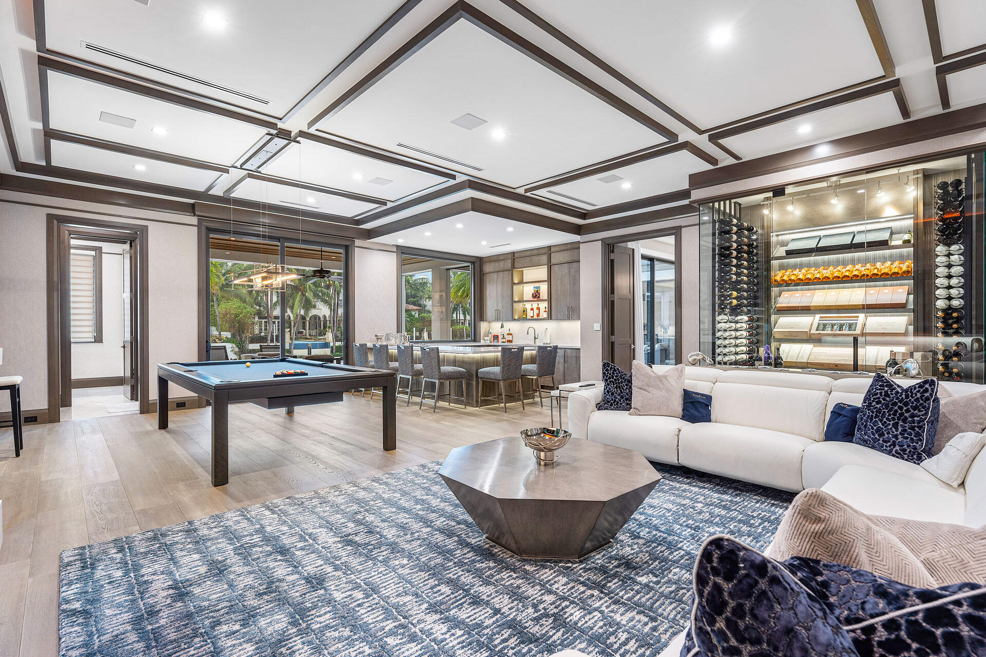 ROYAL PALM YACHT & COUNTRY CLUB - Residential