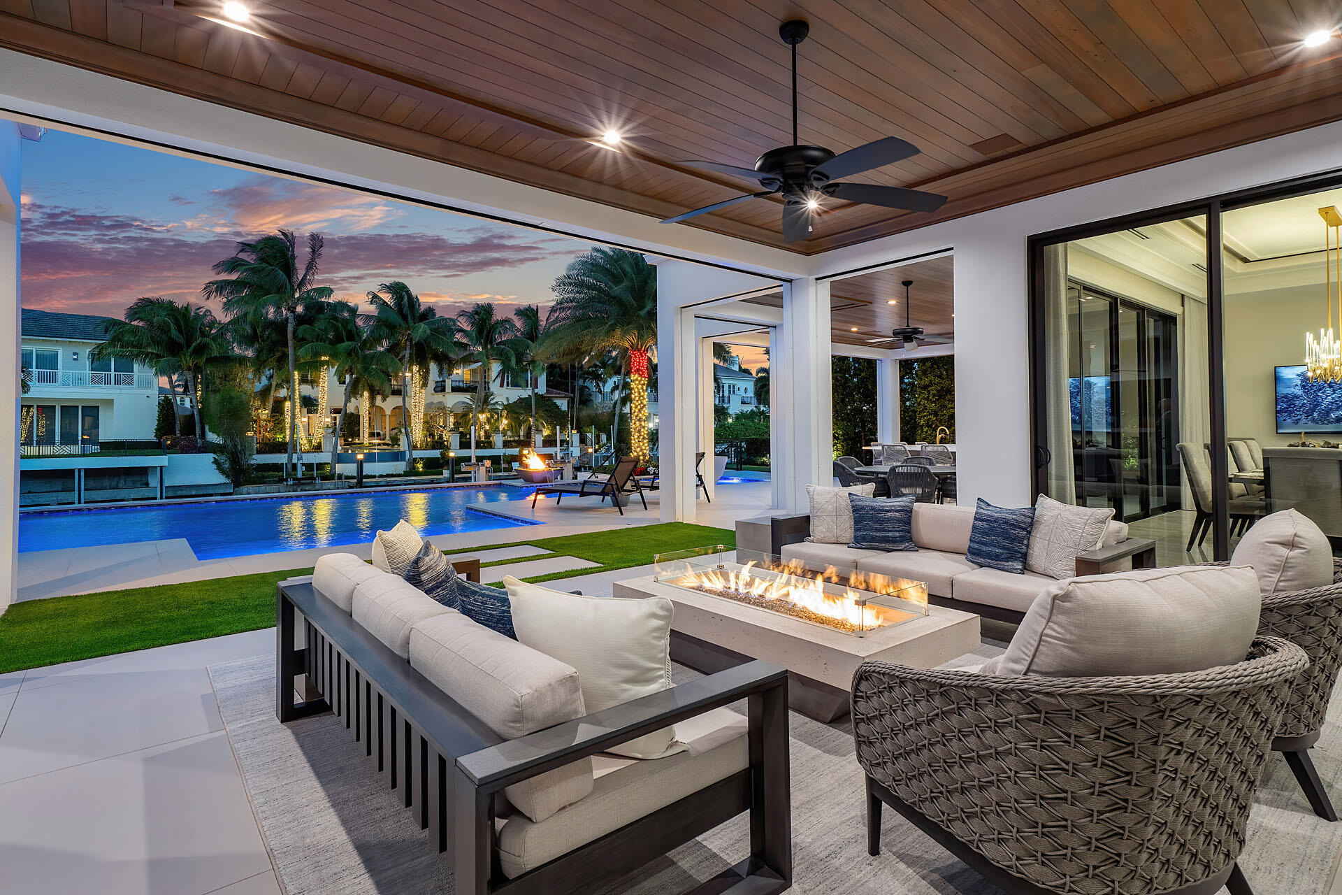 ROYAL PALM YACHT & COUNTRY CLUB - Residential
