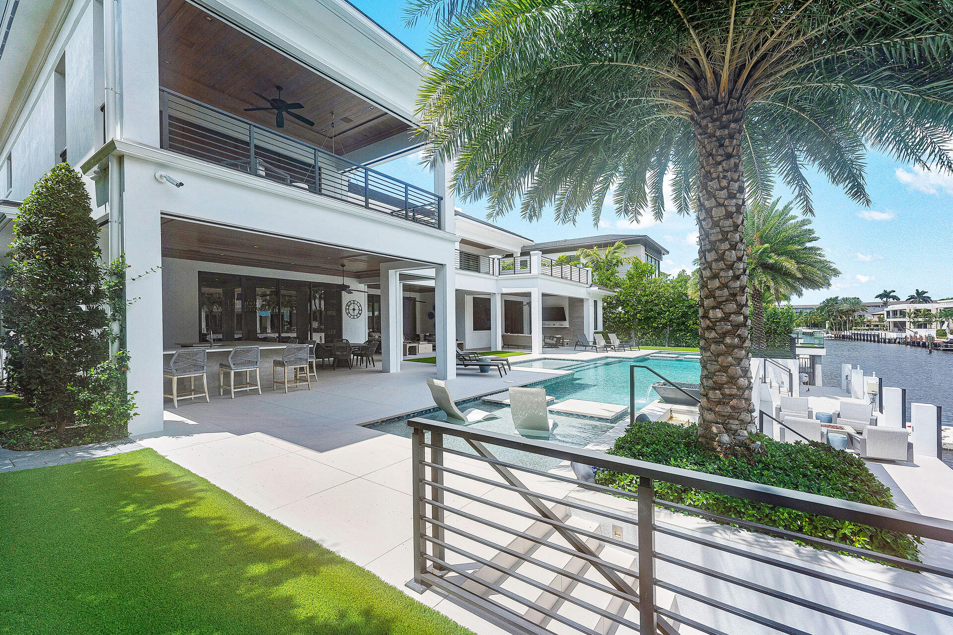 ROYAL PALM YACHT & COUNTRY CLUB - Residential