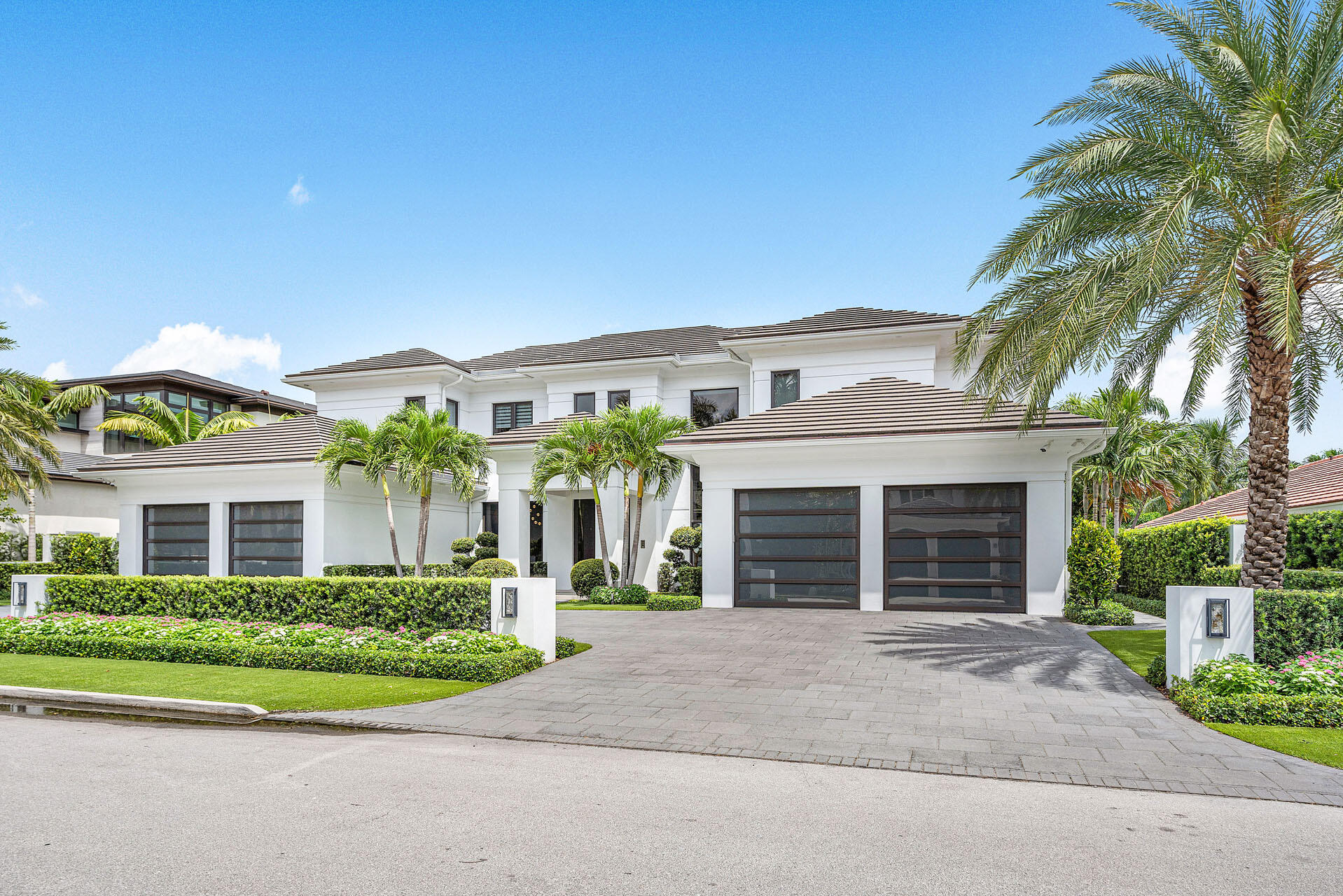 ROYAL PALM YACHT & COUNTRY CLUB - Residential