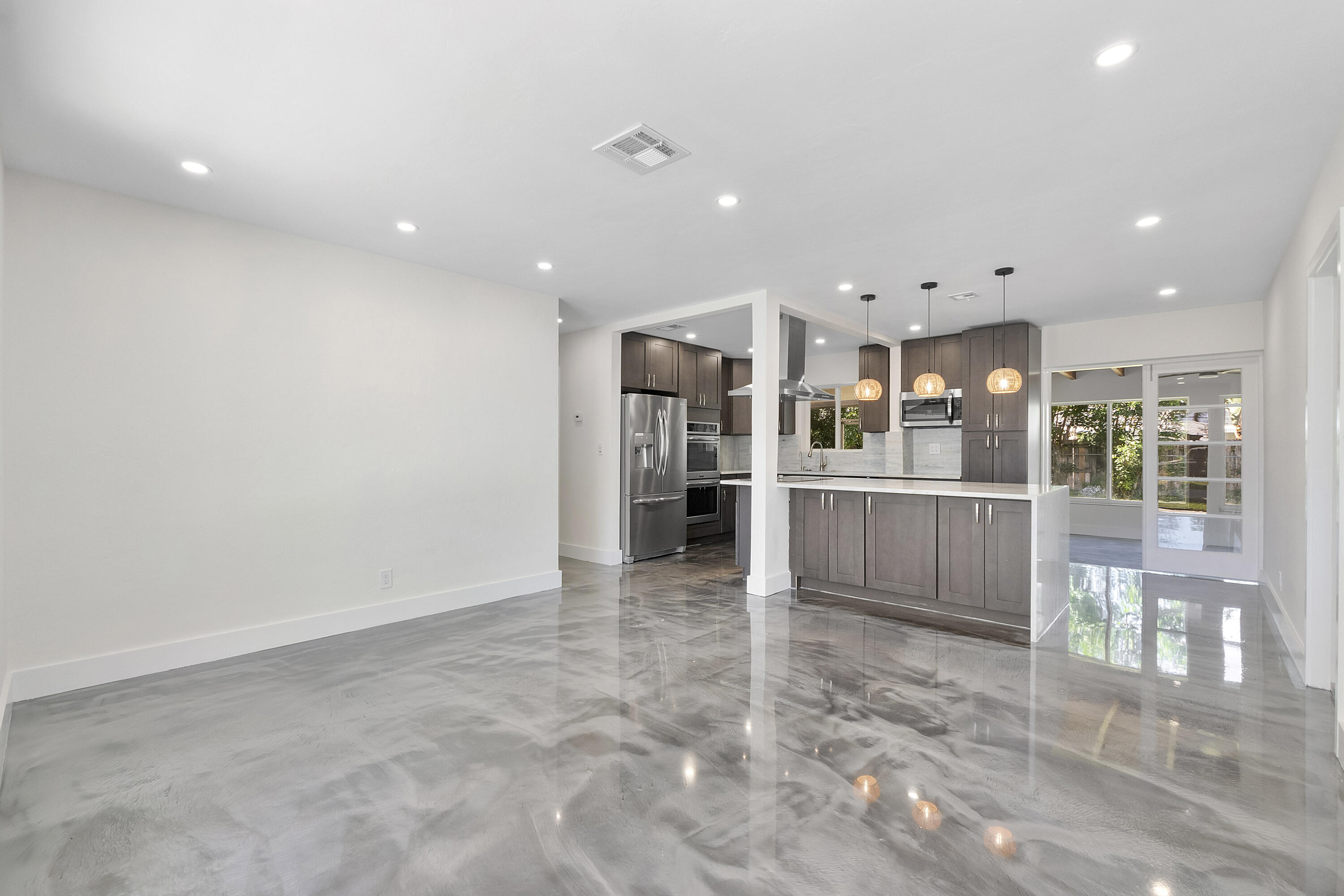 MARY KNOLL - Residential Lease