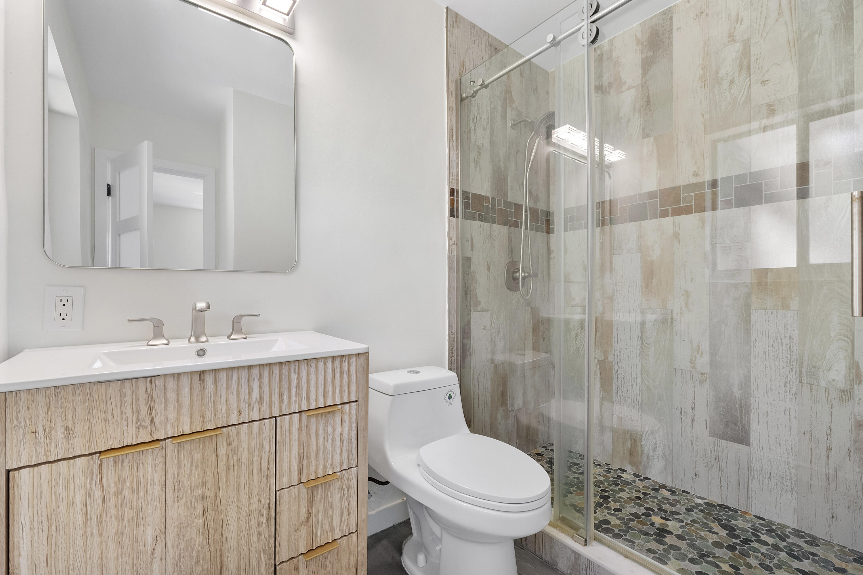 MARY KNOLL - Residential Lease