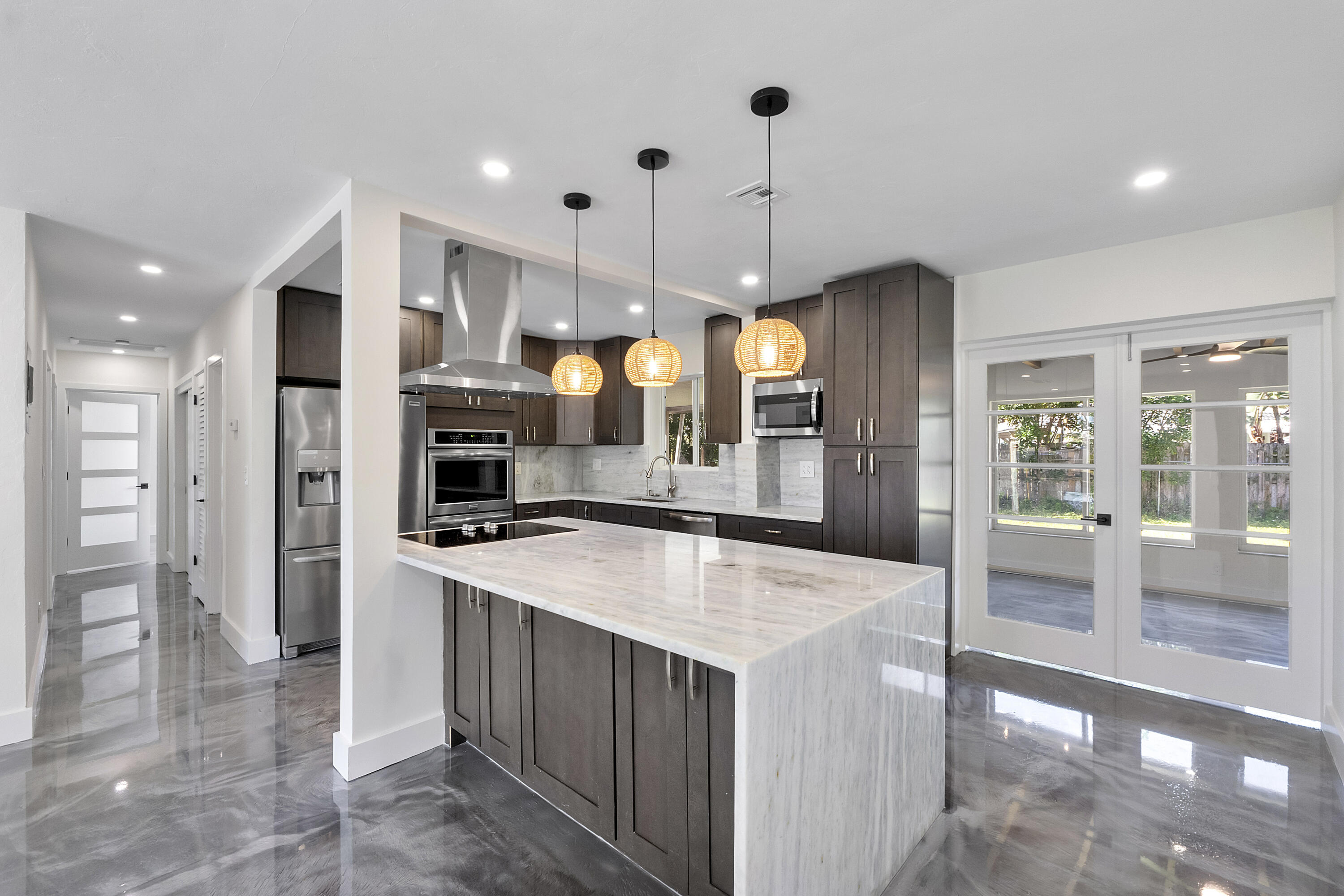MARY KNOLL - Residential Lease