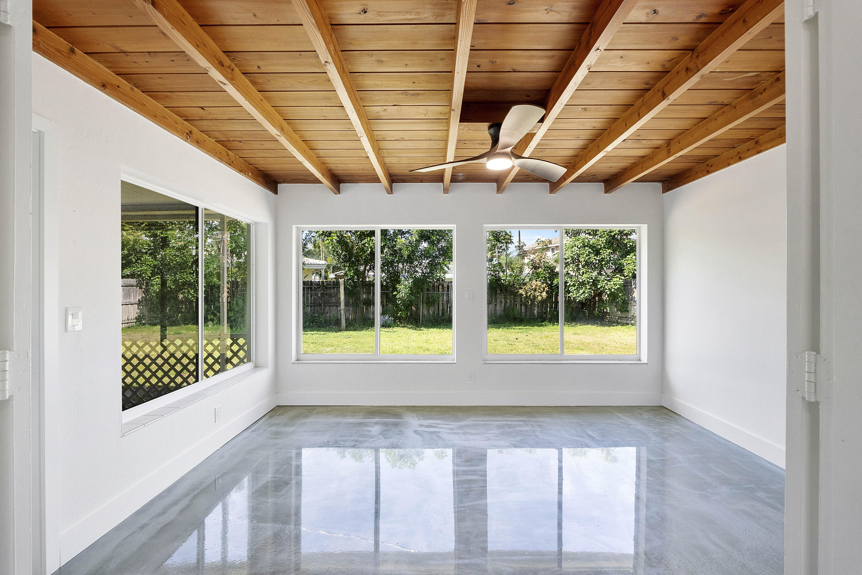 MARY KNOLL - Residential Lease