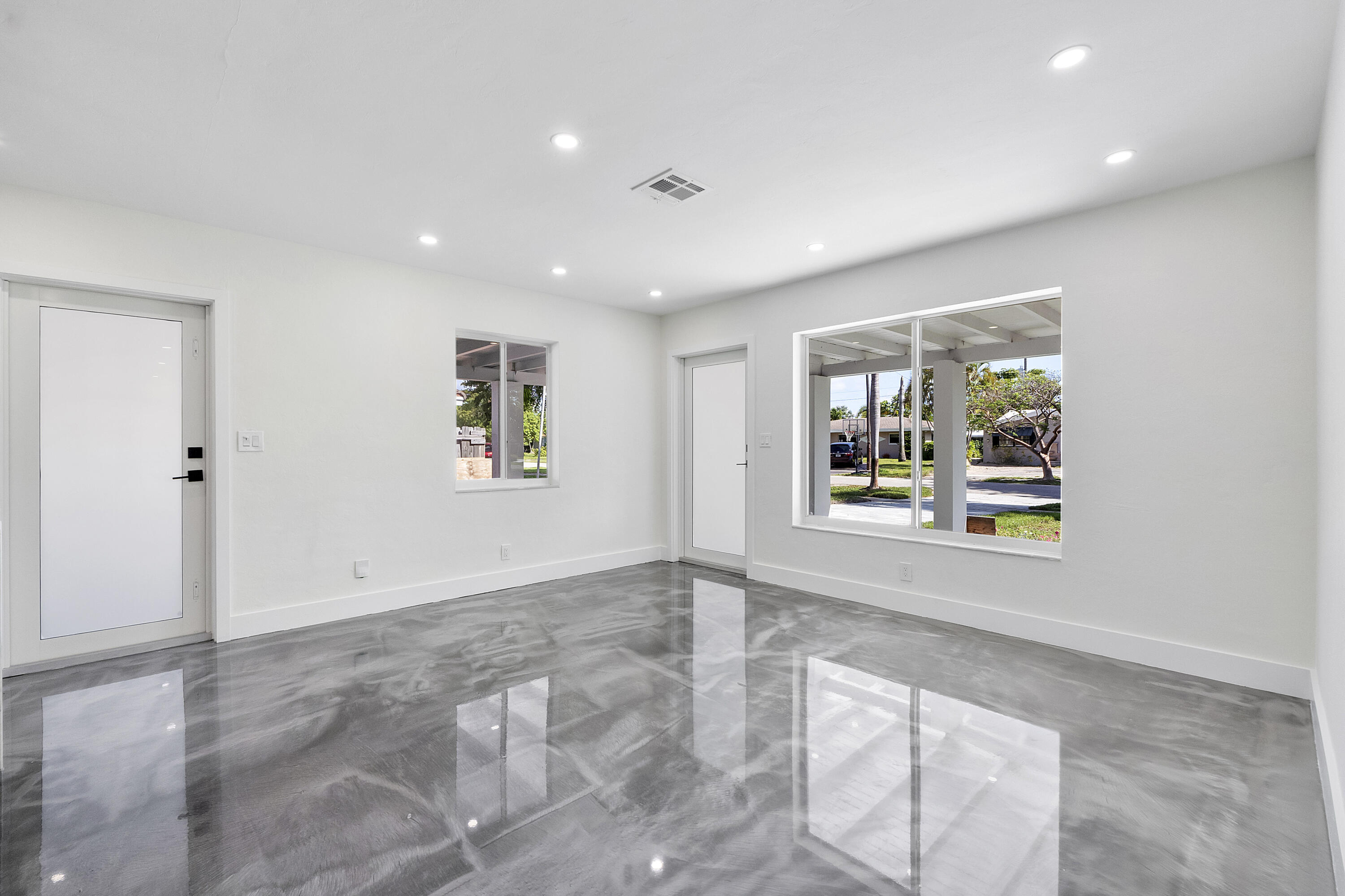 MARY KNOLL - Residential Lease