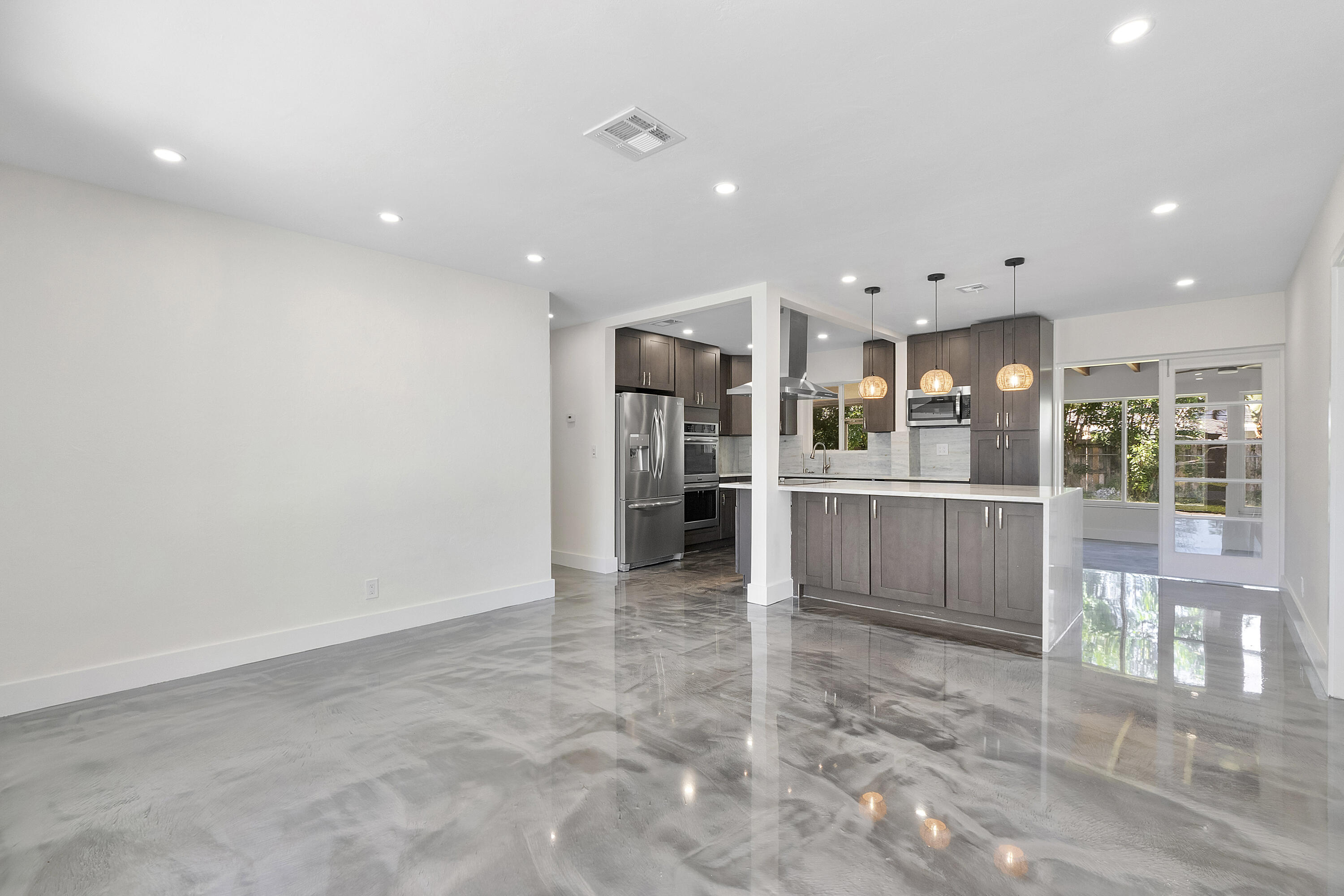 MARY KNOLL - Residential Lease