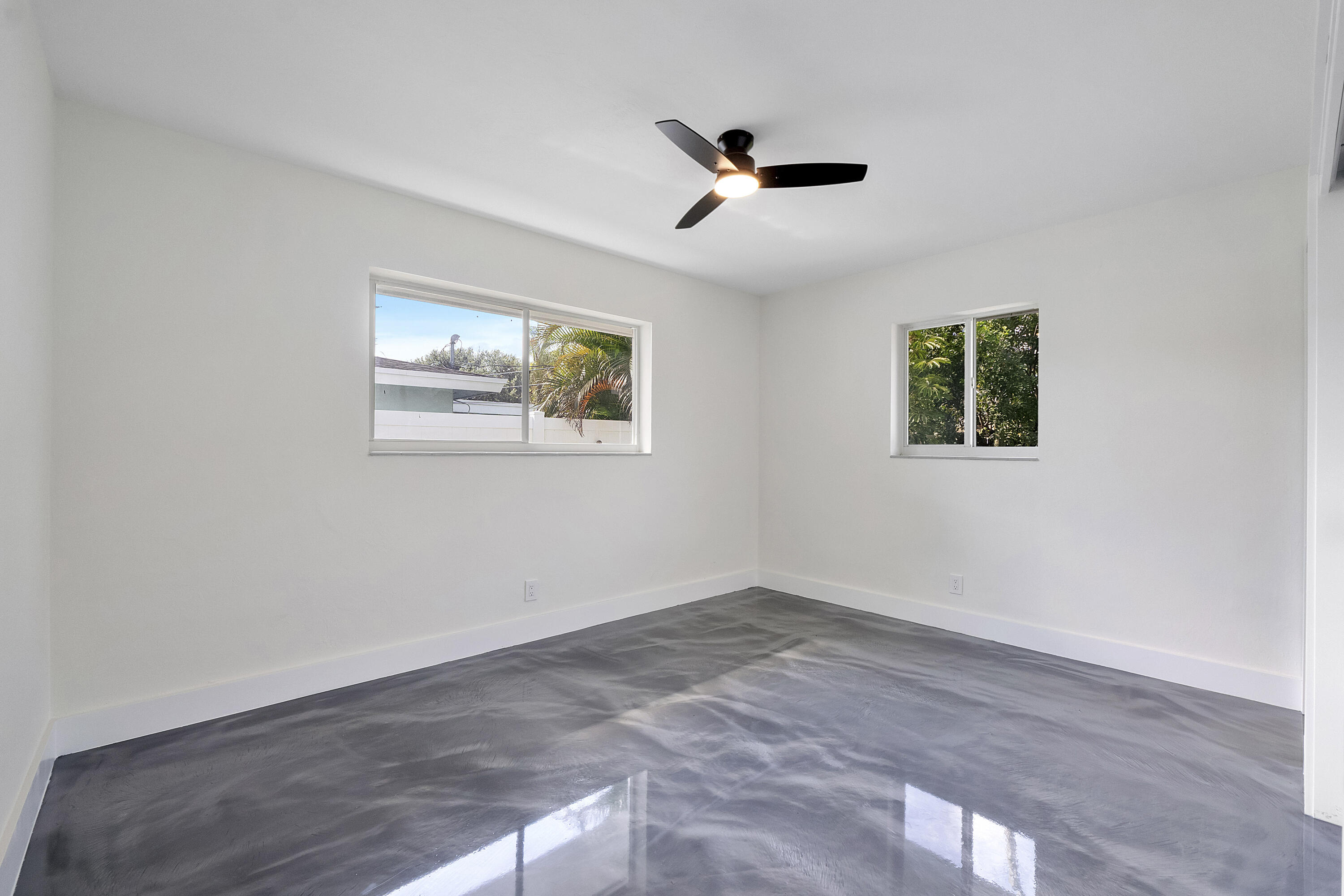 MARY KNOLL - Residential Lease