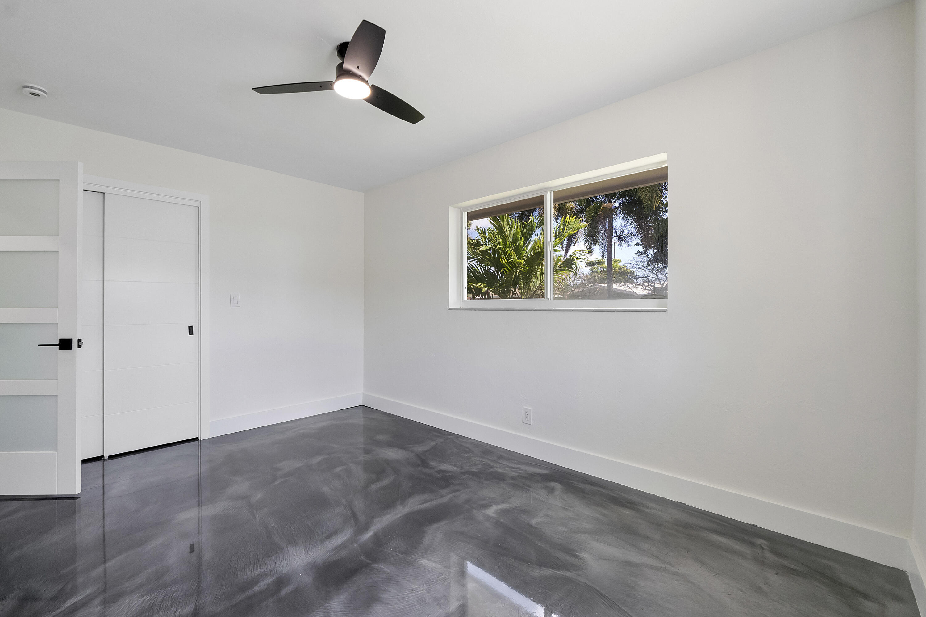 MARY KNOLL - Residential Lease