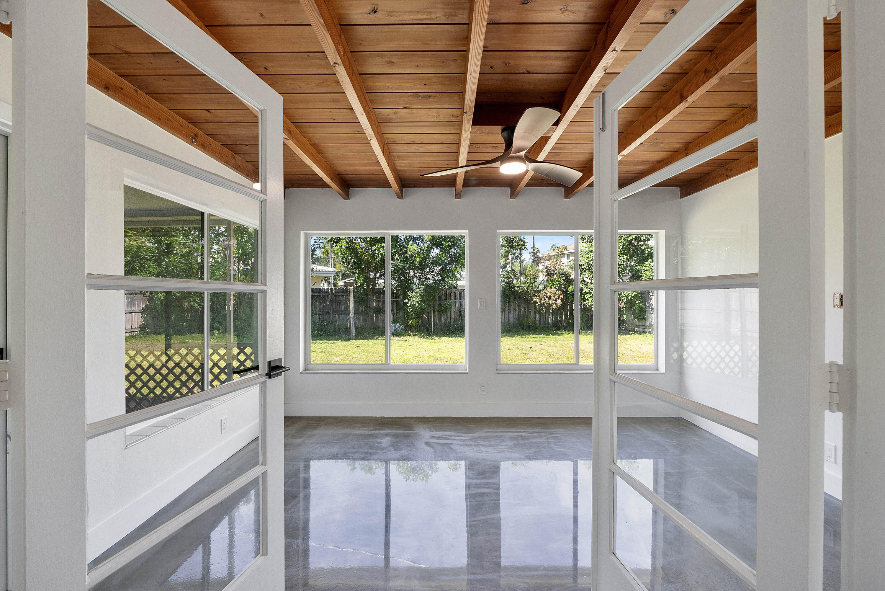 MARY KNOLL - Residential Lease