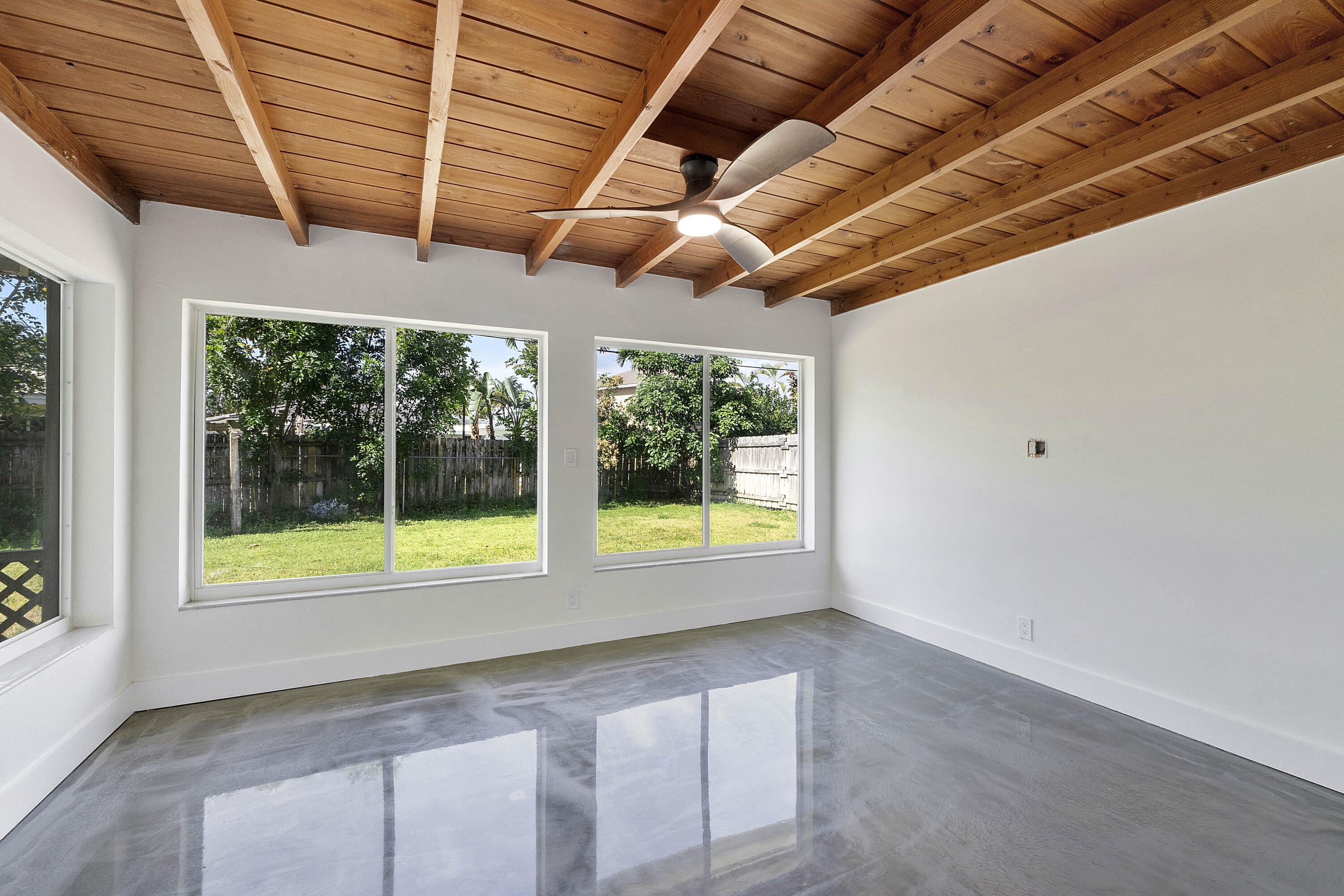 MARY KNOLL - Residential Lease