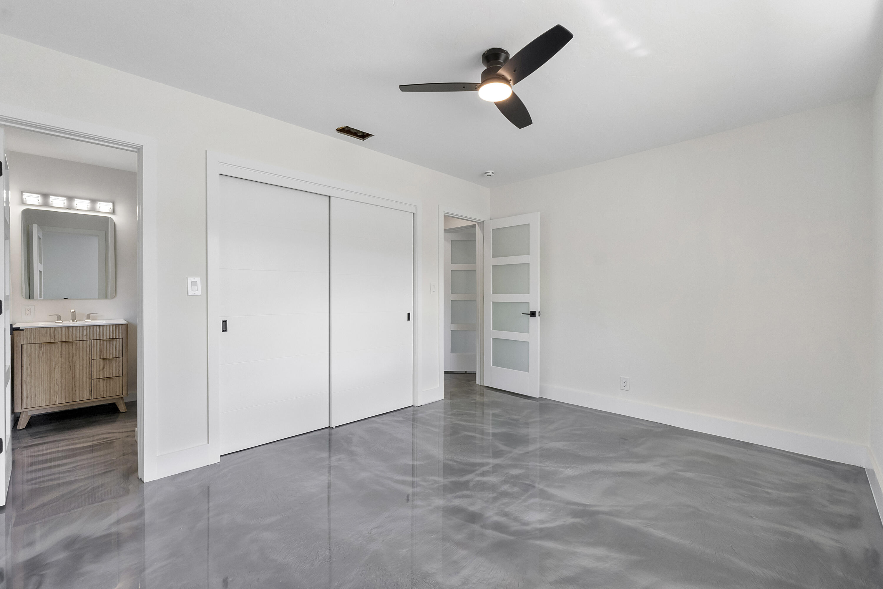 MARY KNOLL - Residential Lease