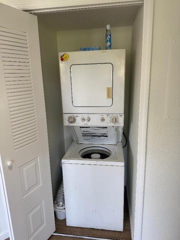 MIDPORT PLACE II, A CONDOMINIUM - Residential Lease