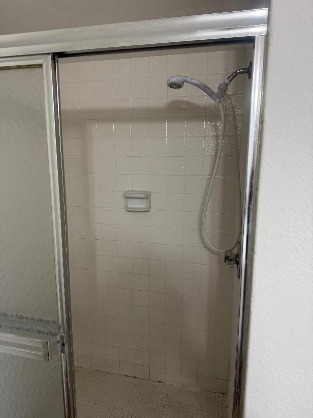 MIDPORT PLACE II, A CONDOMINIUM - Residential Lease