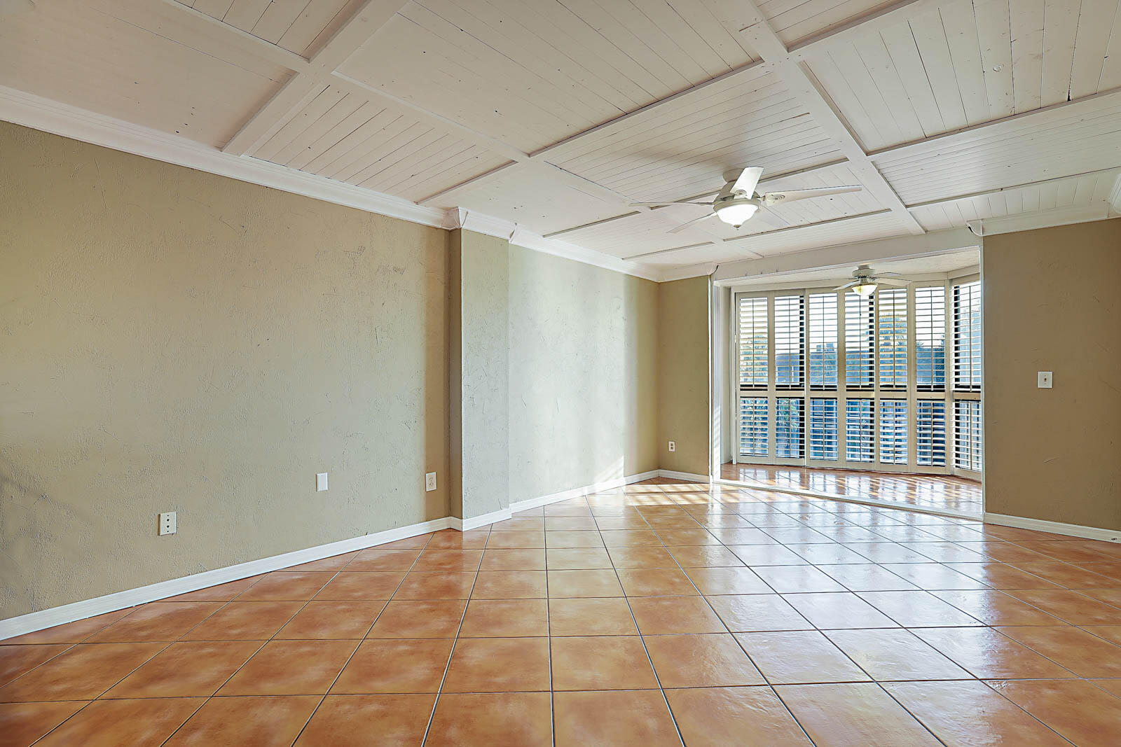 HIDDEN HARBOUR CONDO - Residential Lease