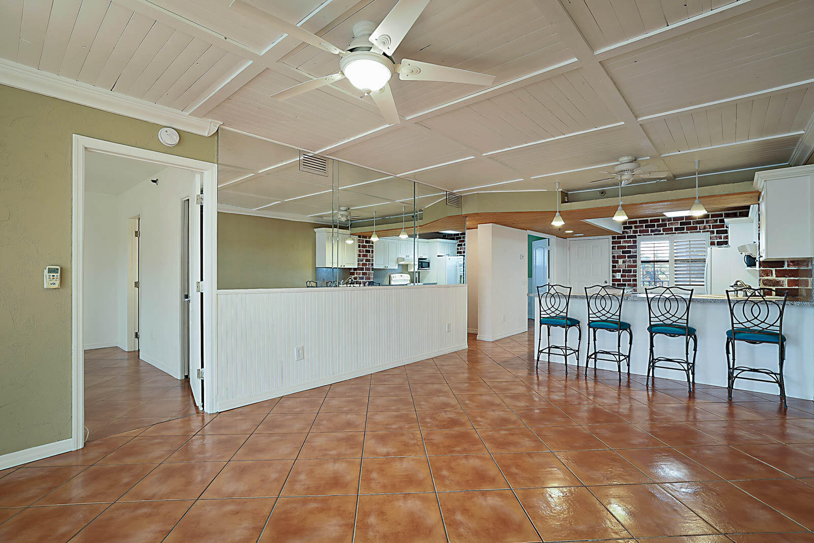 HIDDEN HARBOUR CONDO - Residential Lease