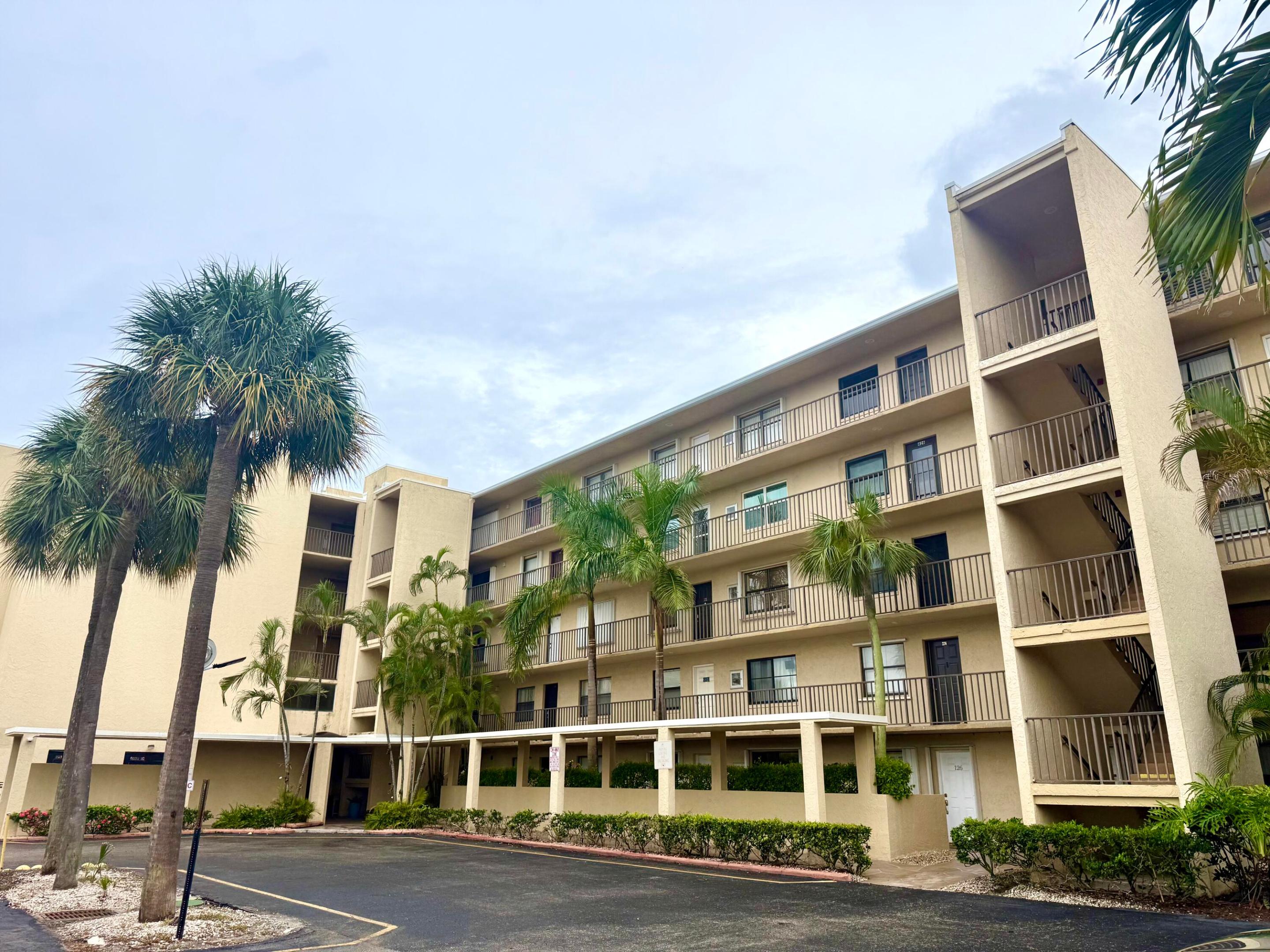 HIDDEN HARBOUR CONDO - Residential Lease