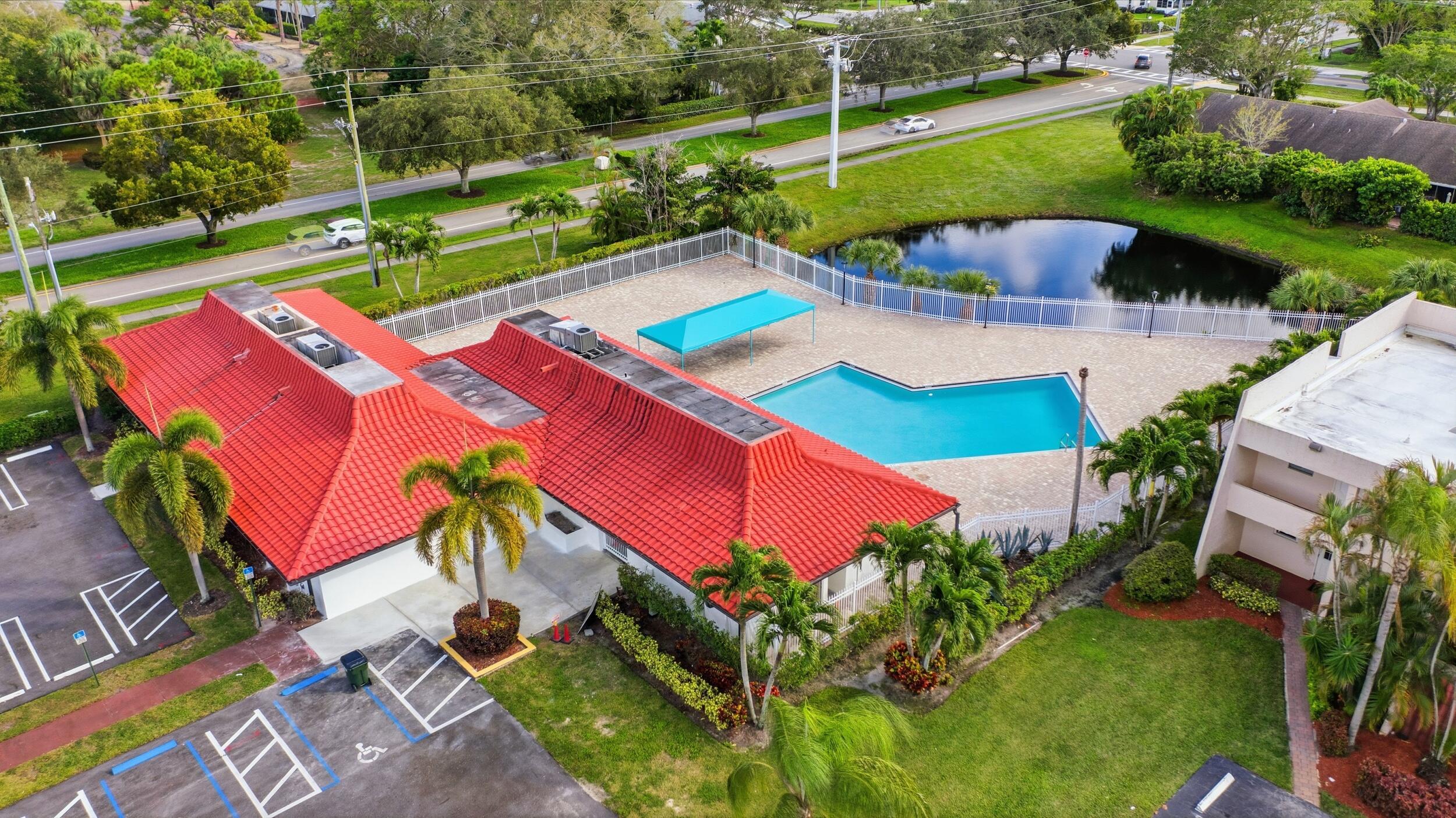 LAGO DEL REY CONDO - Residential