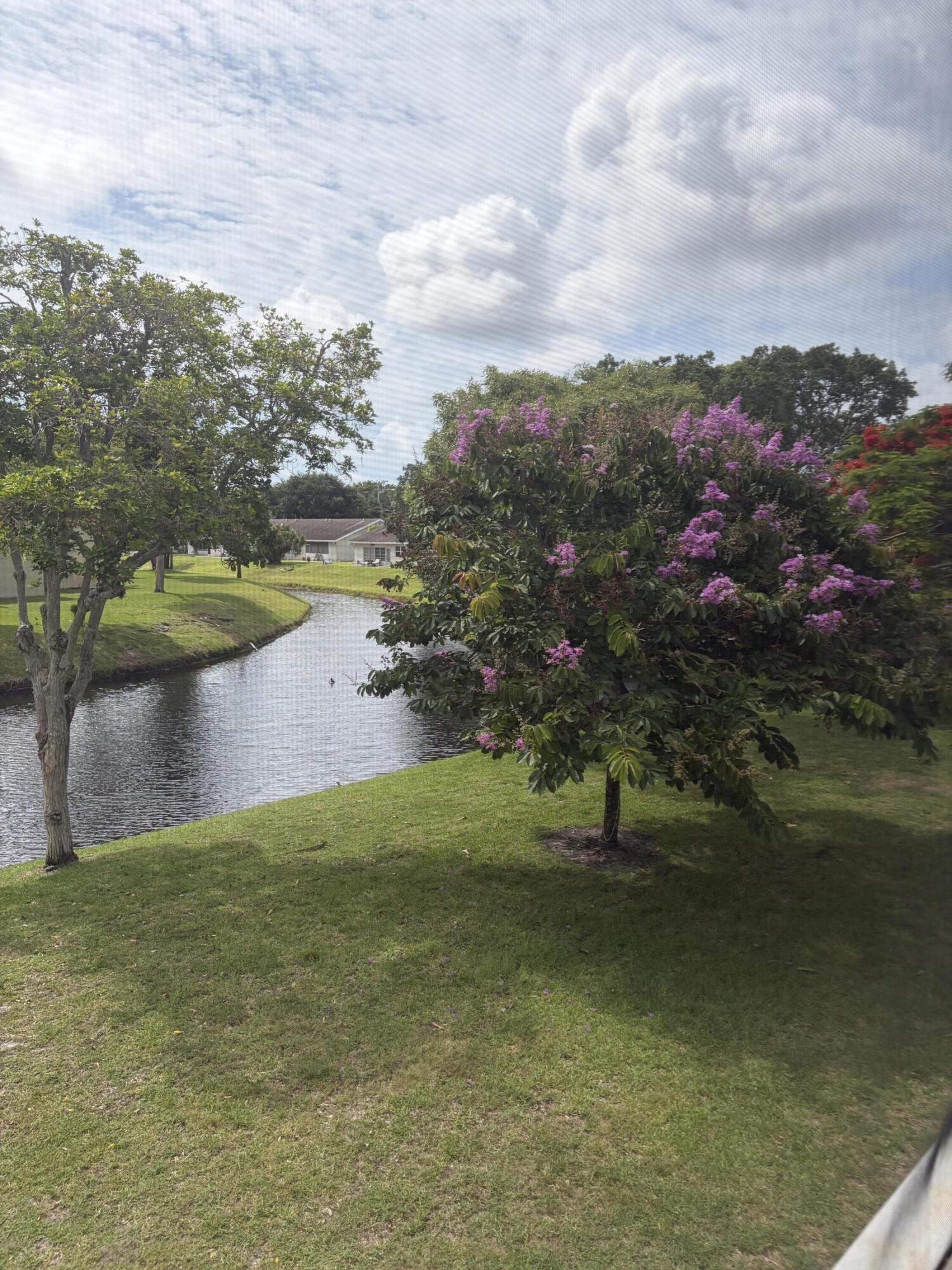LAGO DEL REY CONDO - Residential