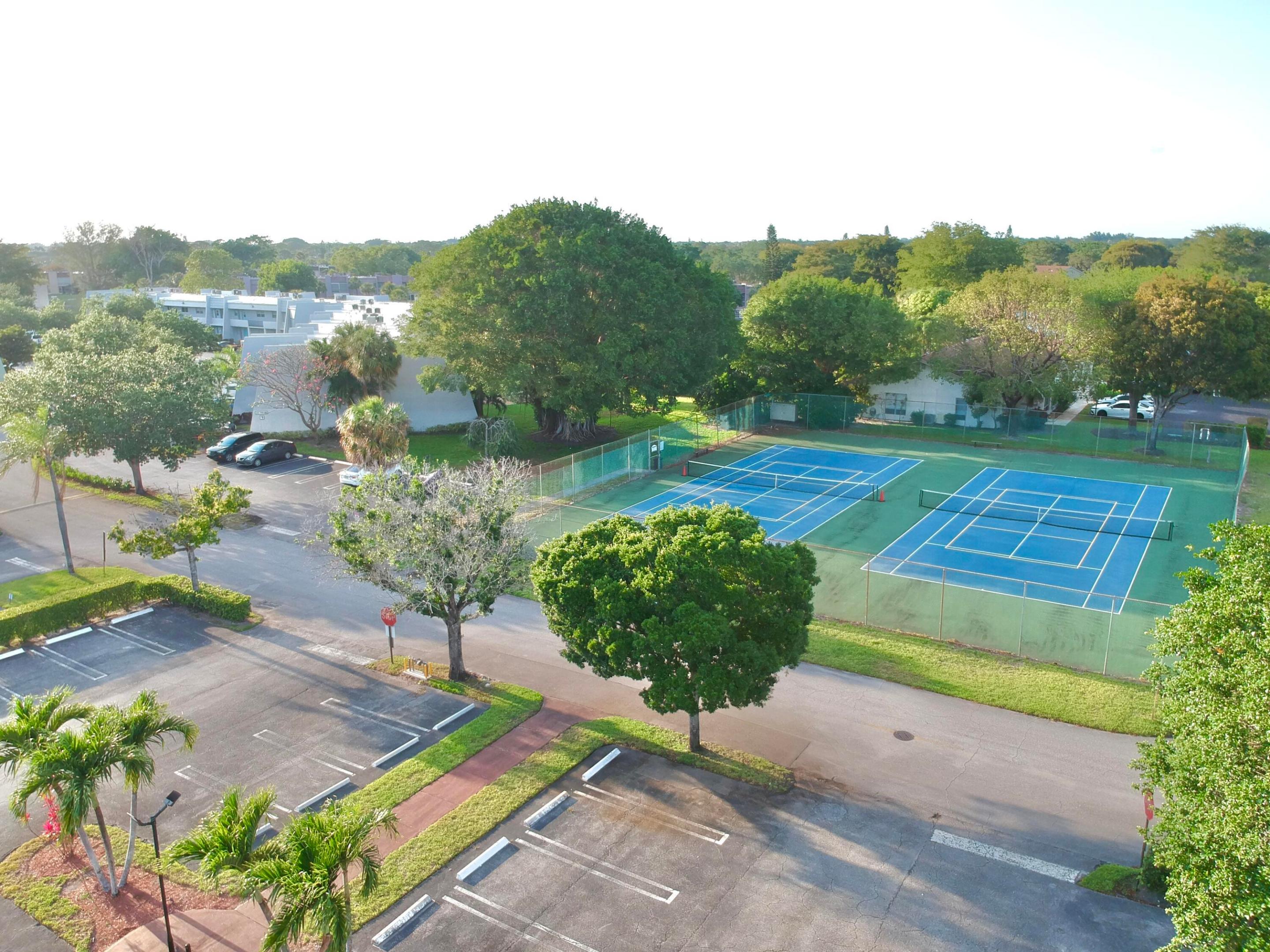 LAGO DEL REY CONDO - Residential