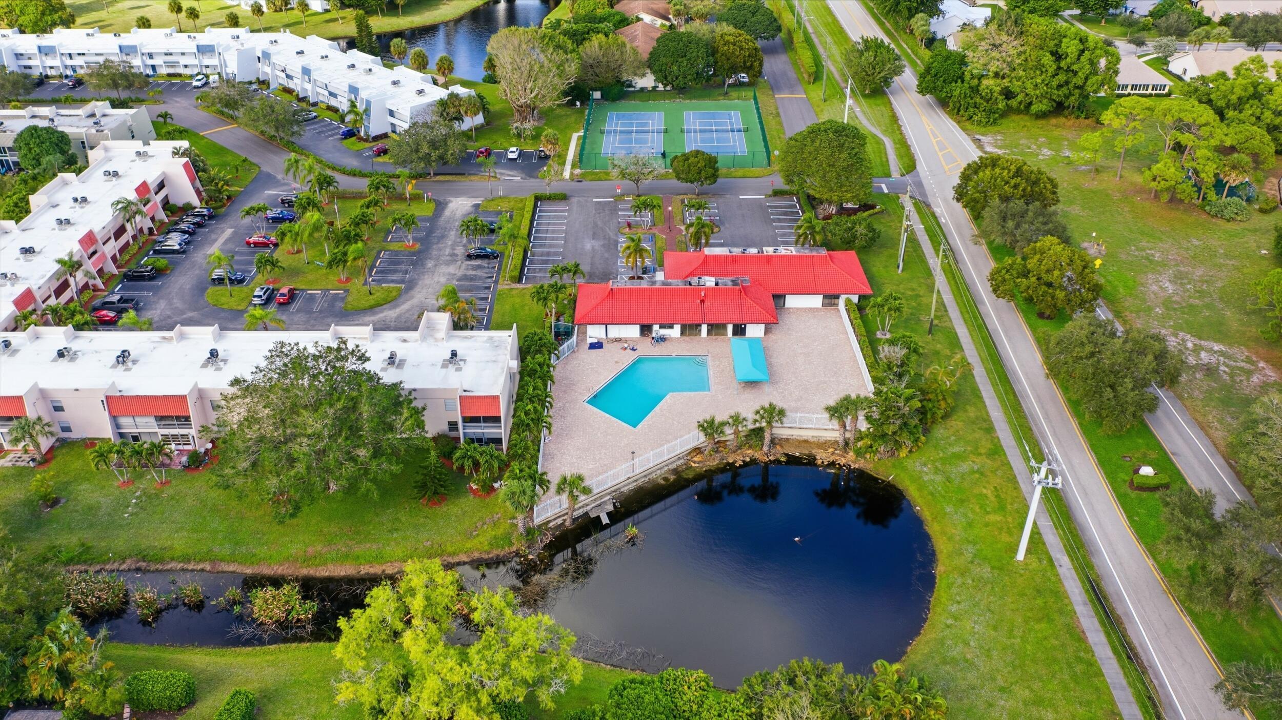 LAGO DEL REY CONDO - Residential