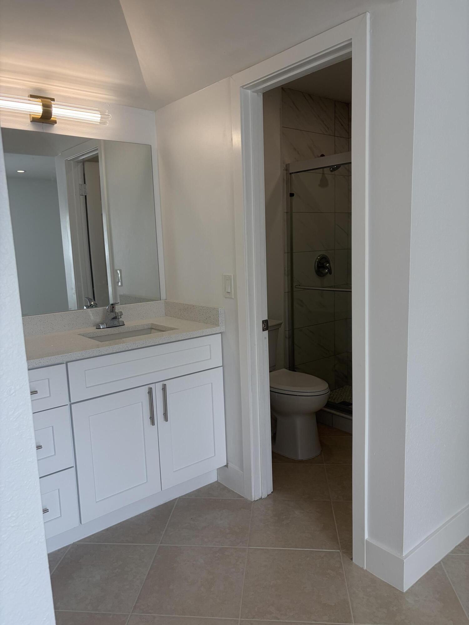 LAGO DEL REY CONDO - Residential