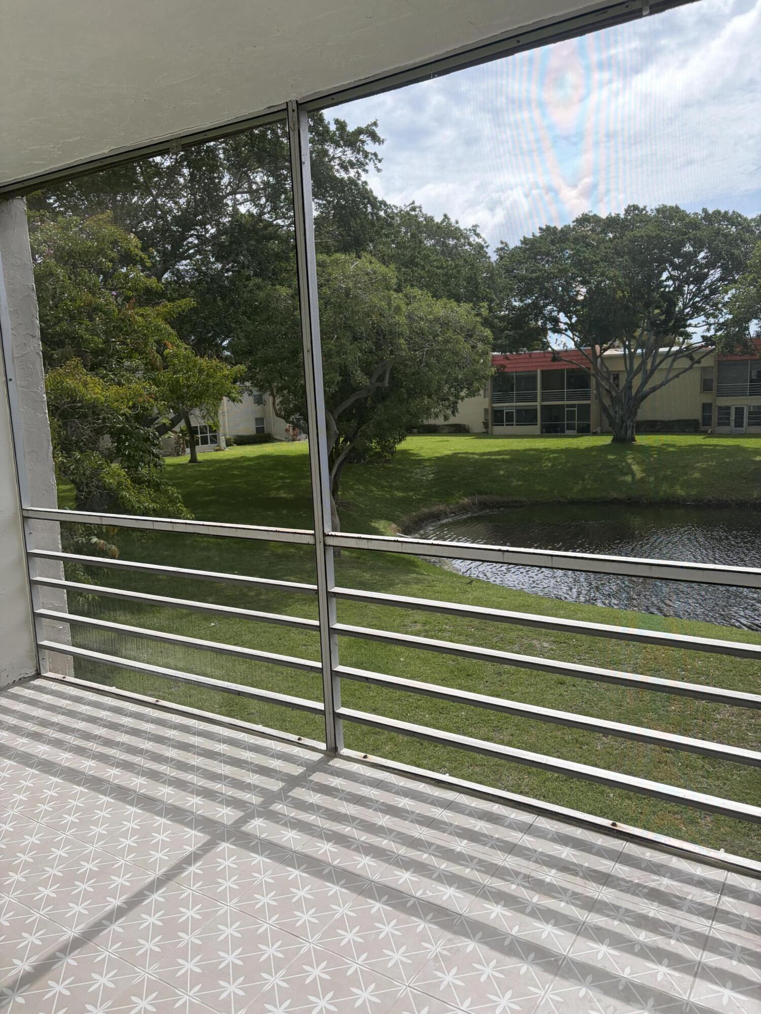 LAGO DEL REY CONDO - Residential
