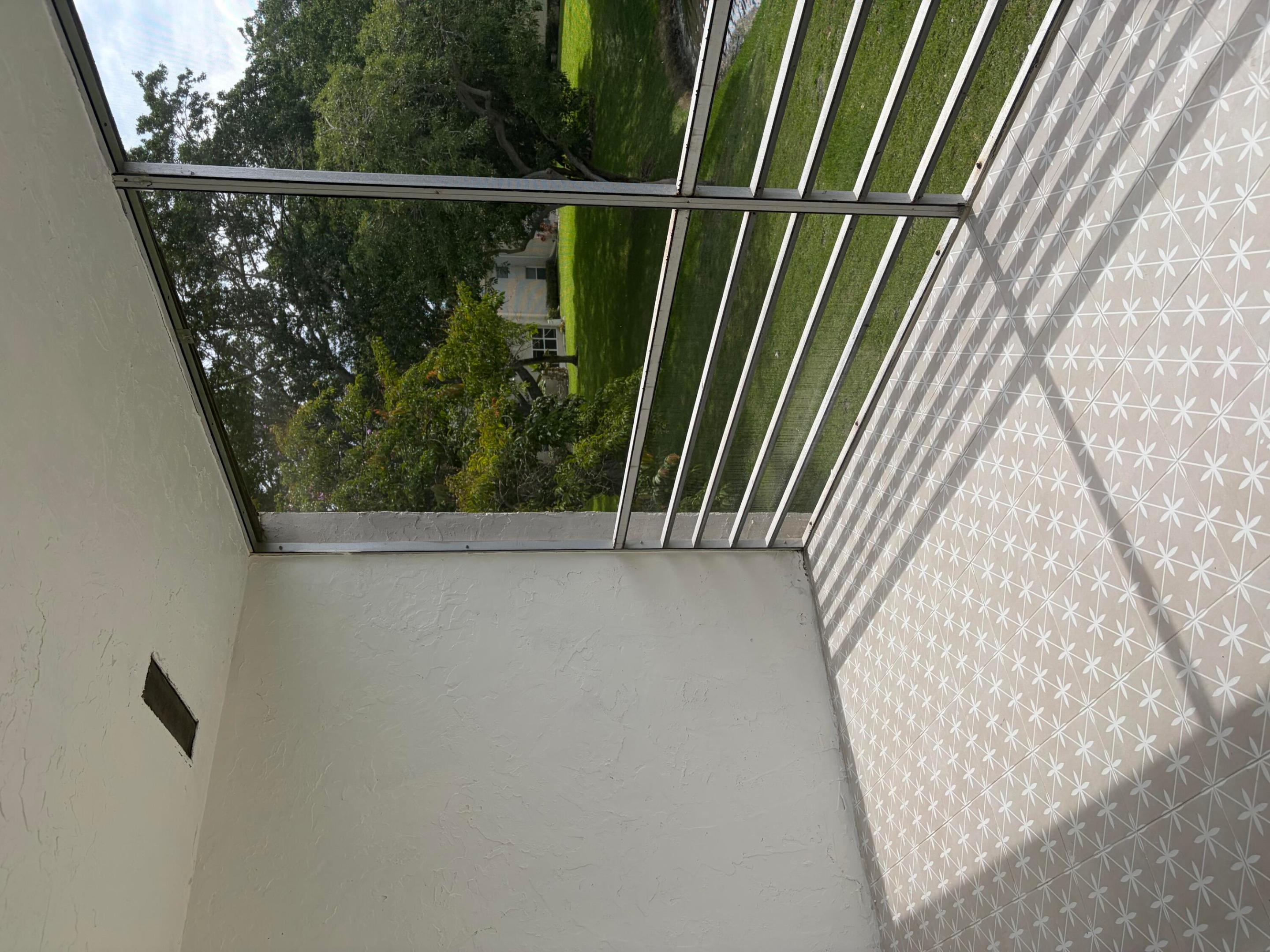 LAGO DEL REY CONDO - Residential