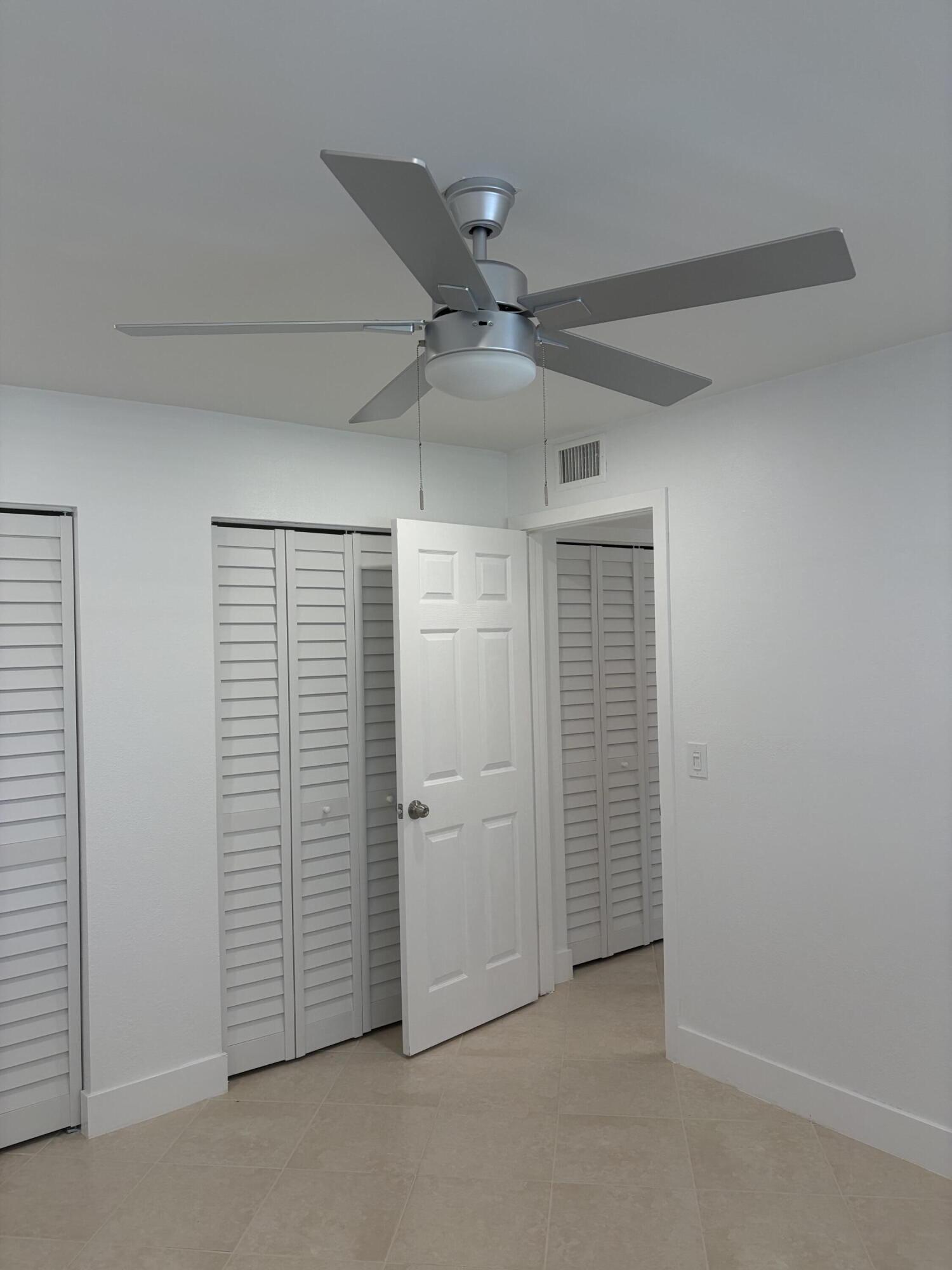 LAGO DEL REY CONDO - Residential