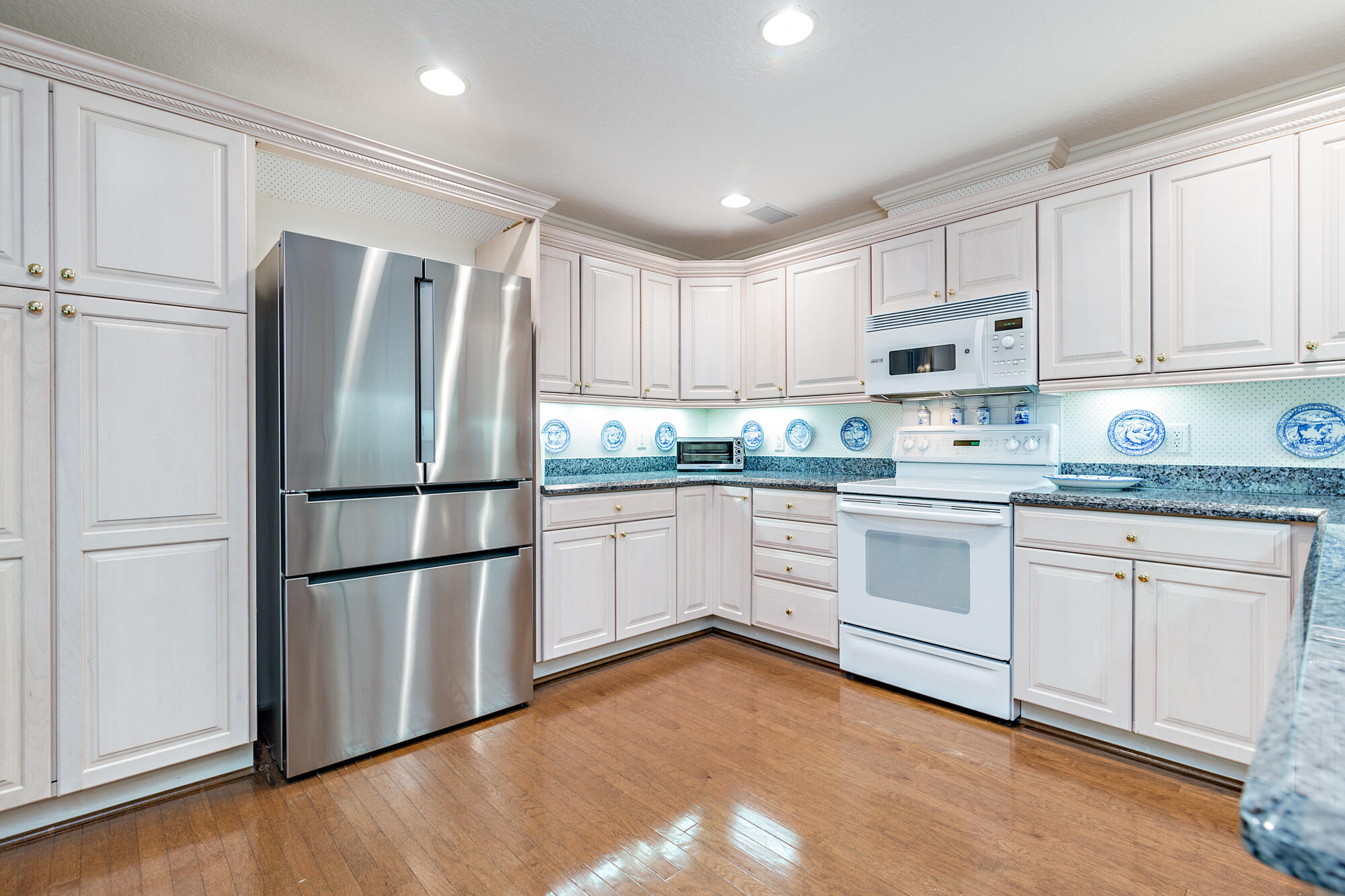 AUSTRALIAN OF PALM BEACH CONDO - Residential