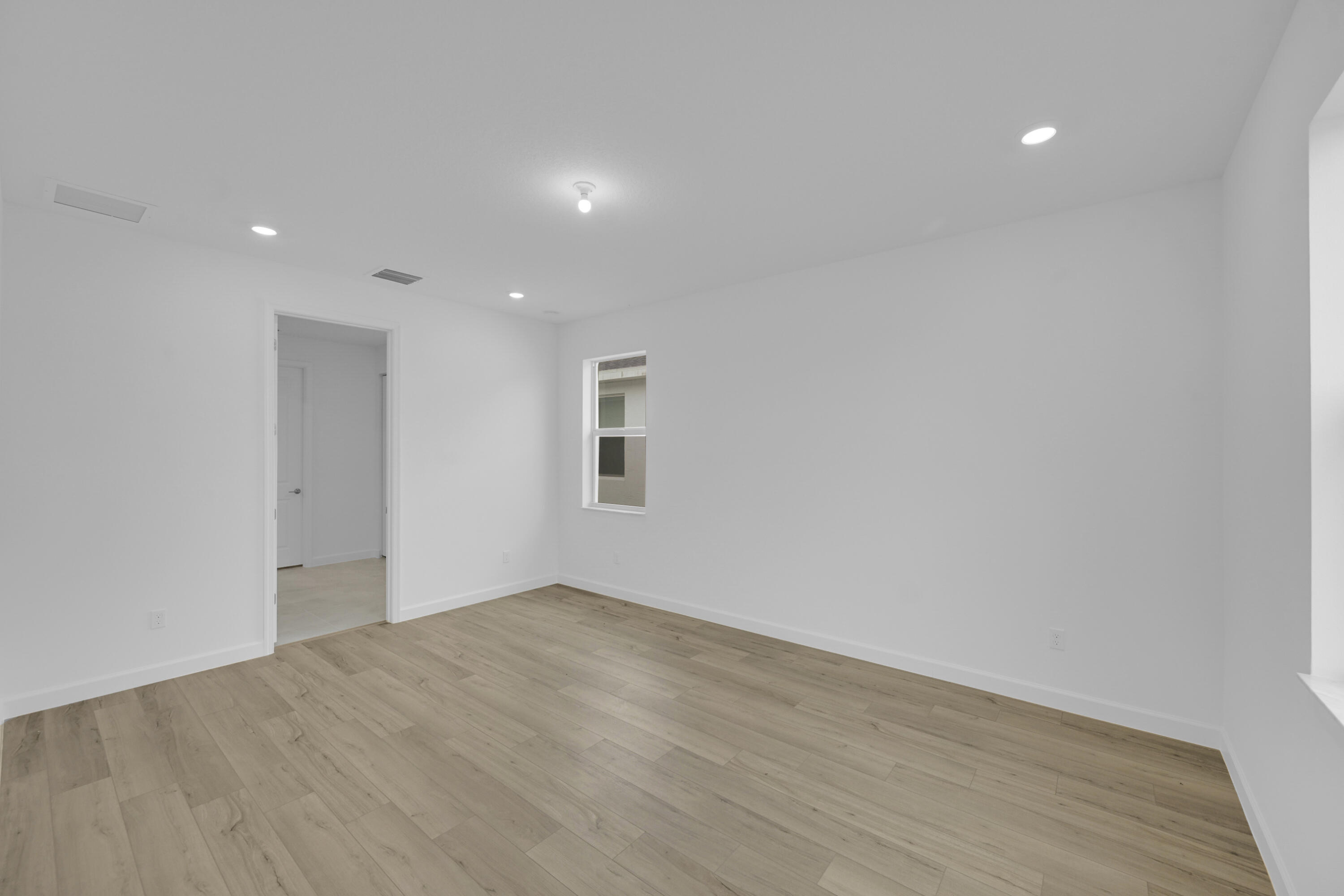 SEAGROVE / METES AND BOUNDS - Residential Lease