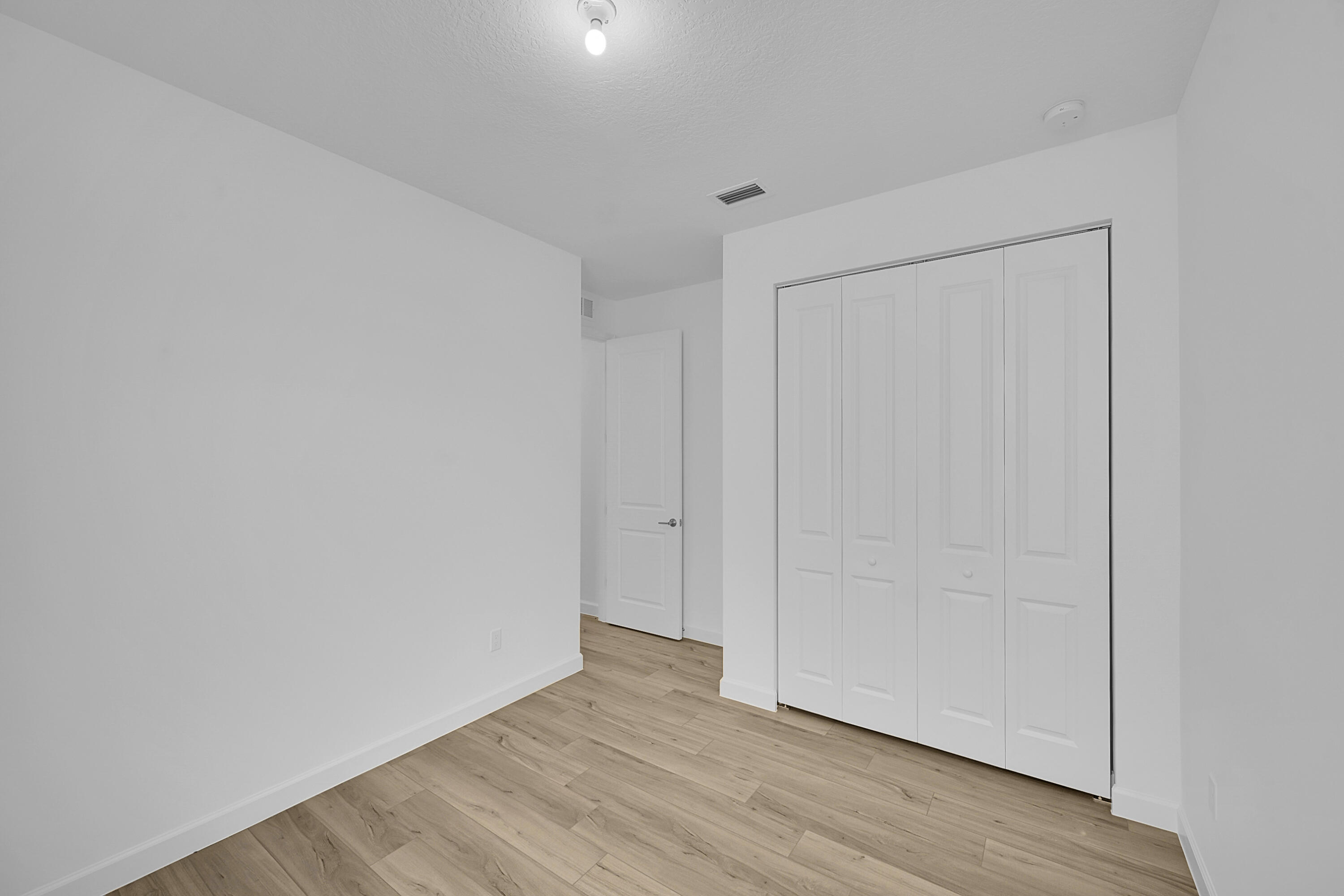SEAGROVE / METES AND BOUNDS - Residential Lease
