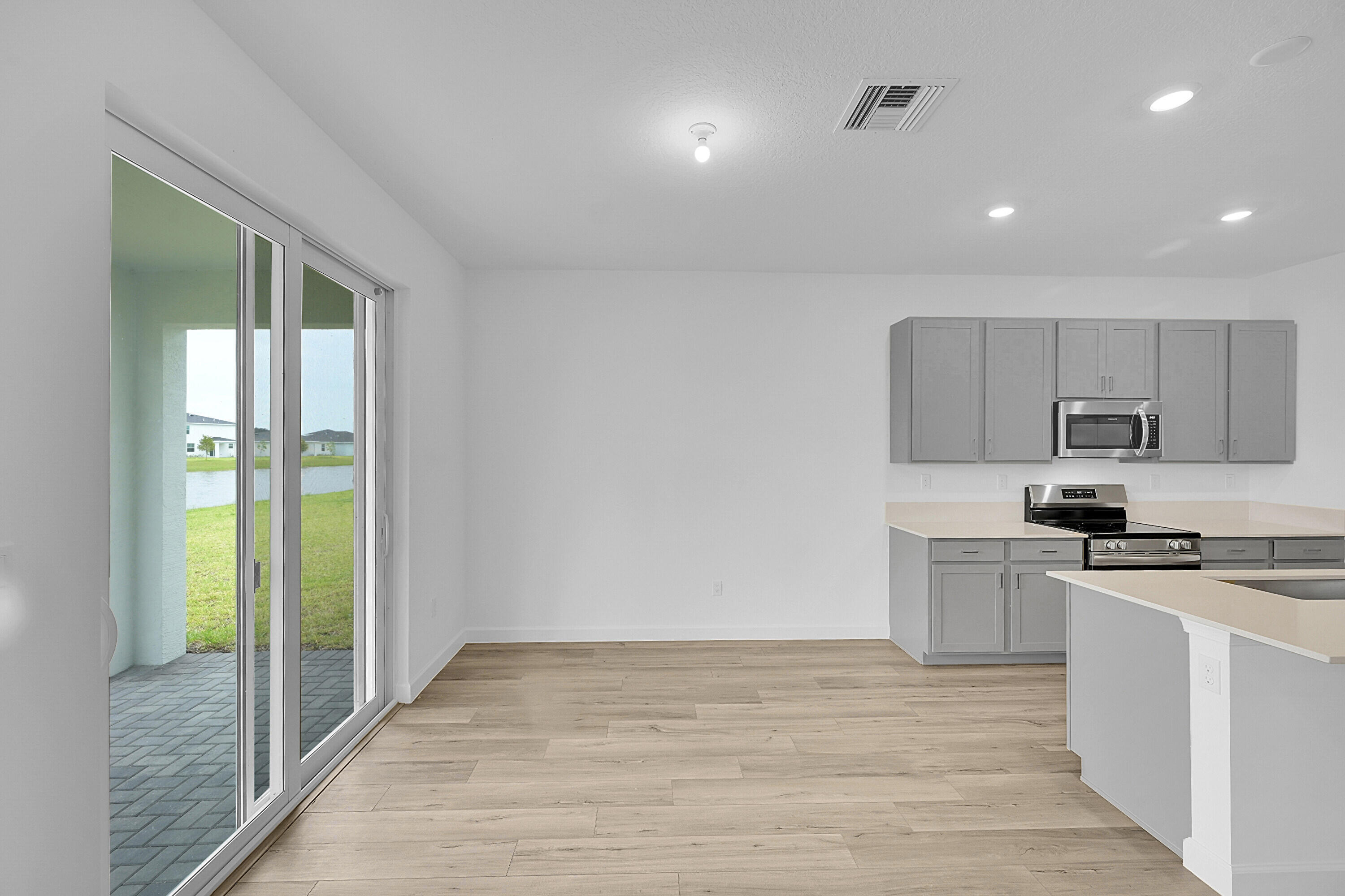 SEAGROVE / METES AND BOUNDS - Residential Lease