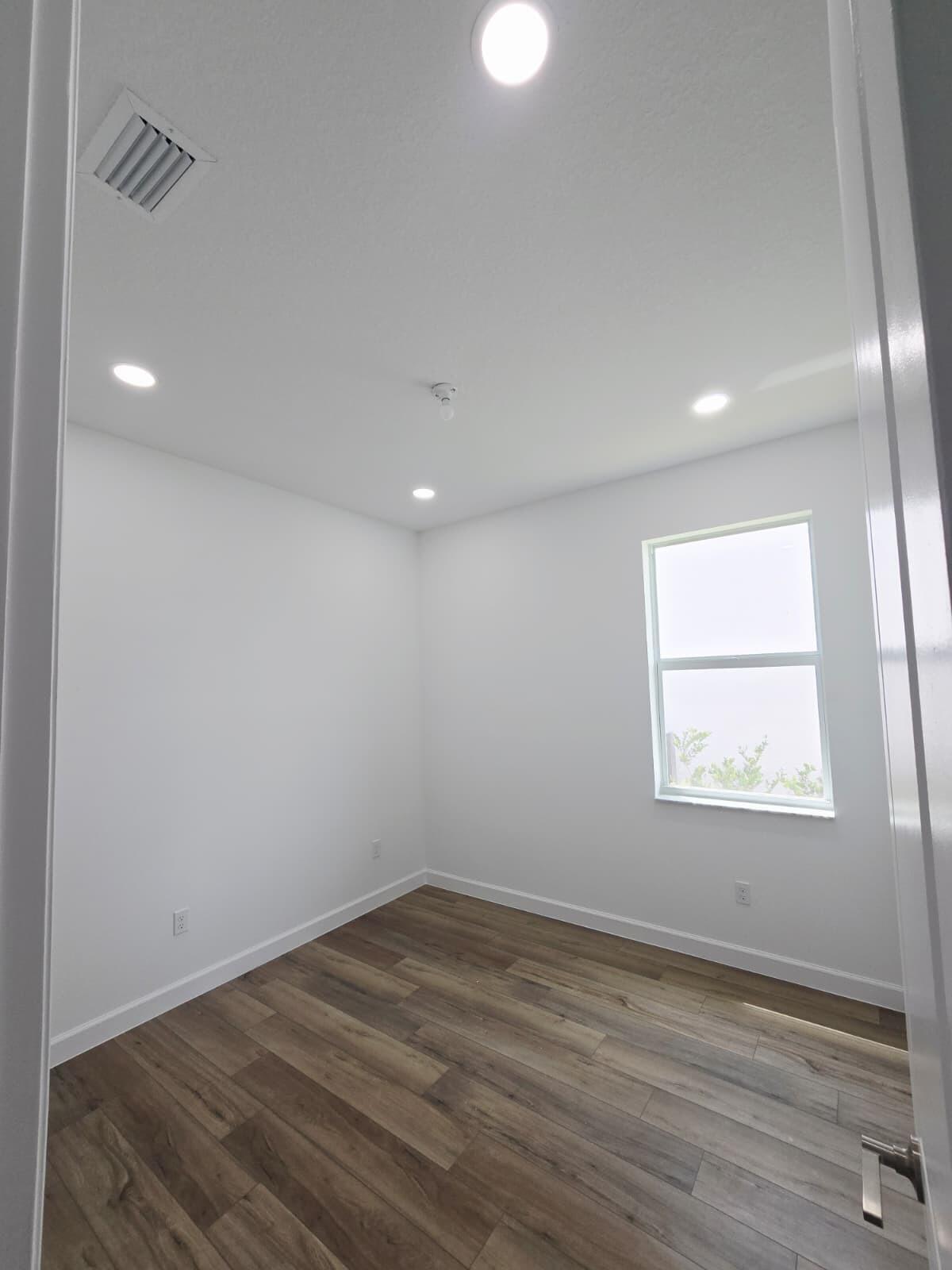SEAGROVE / METES AND BOUNDS - Residential Lease