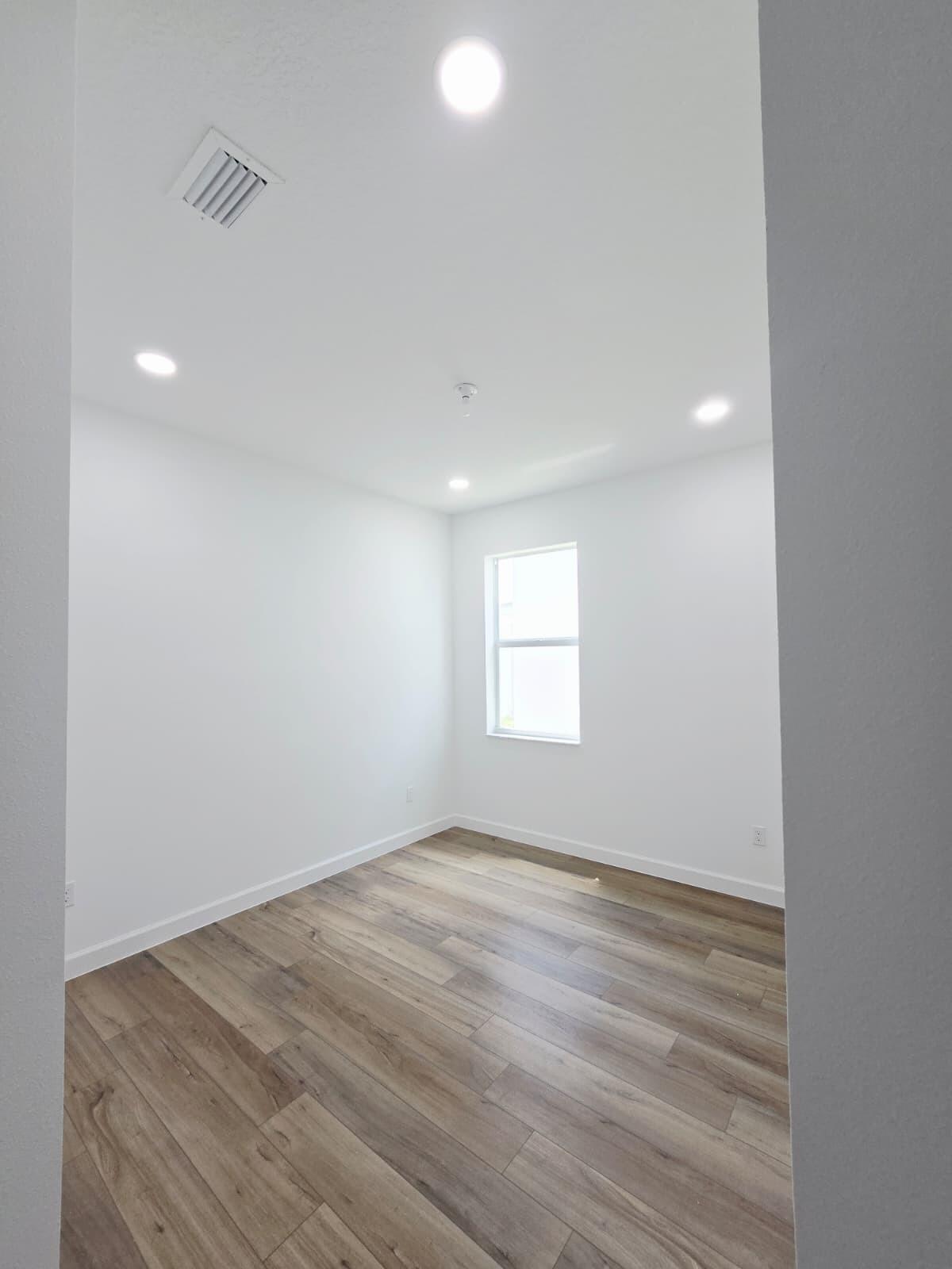 SEAGROVE / METES AND BOUNDS - Residential Lease