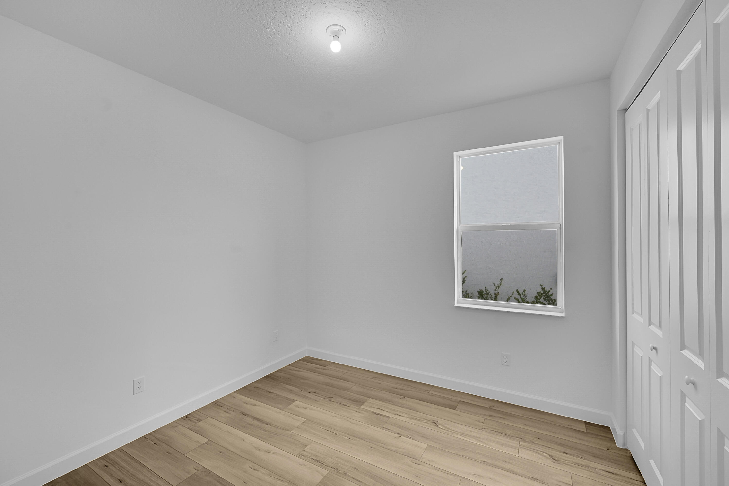 SEAGROVE / METES AND BOUNDS - Residential Lease
