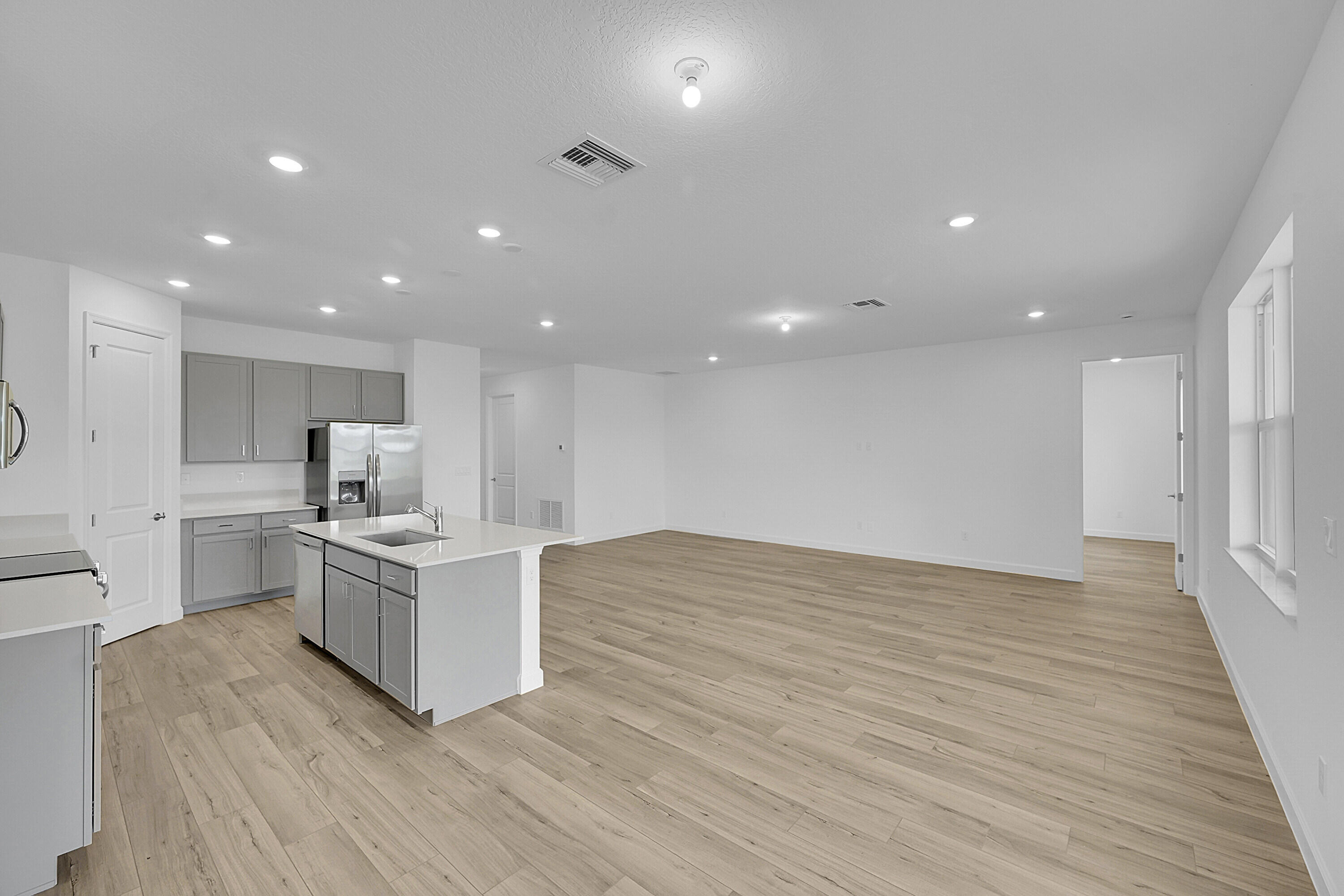 SEAGROVE / METES AND BOUNDS - Residential Lease