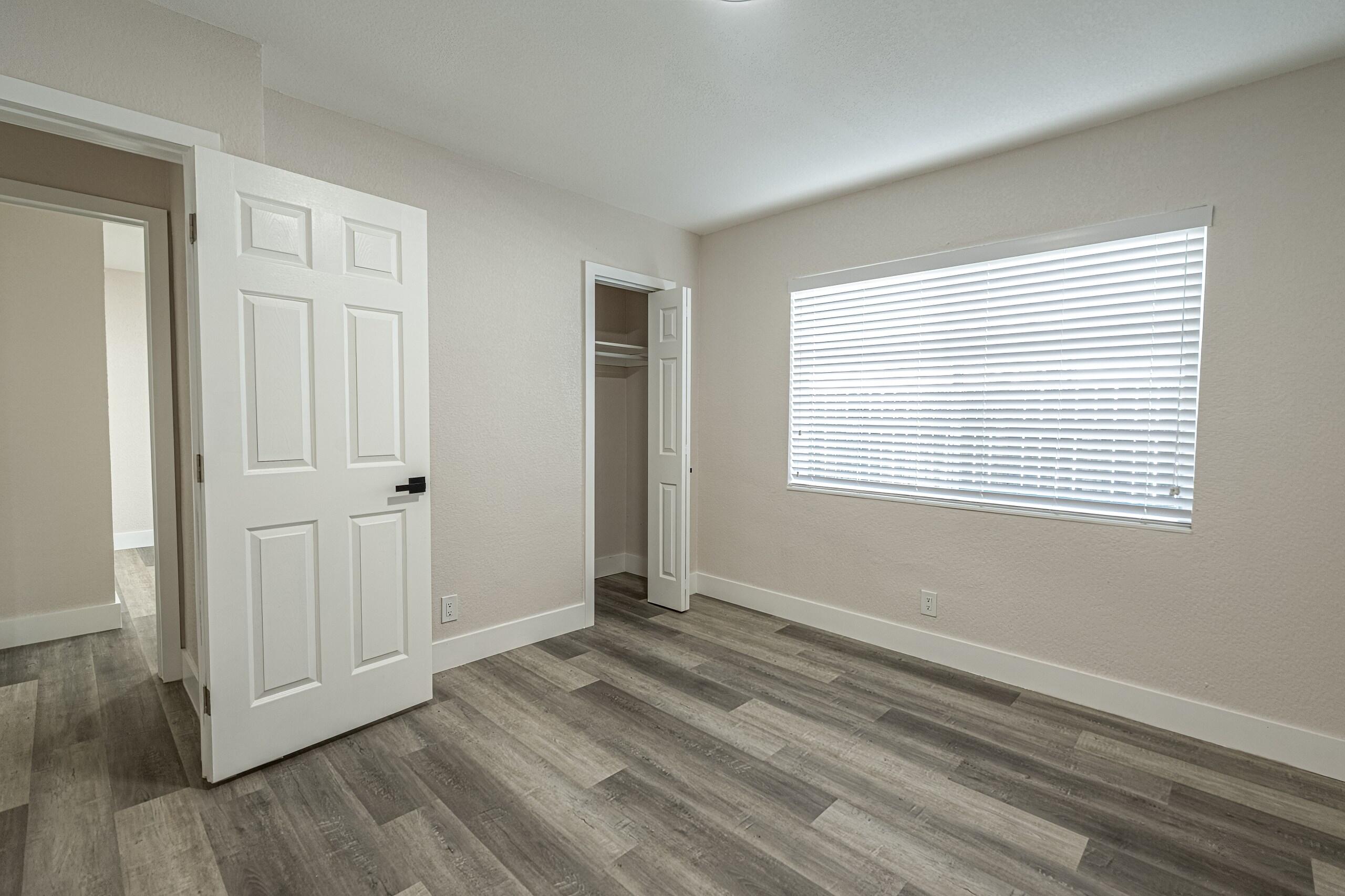HOLLYWOOD LITTLE RANCHES - Residential
