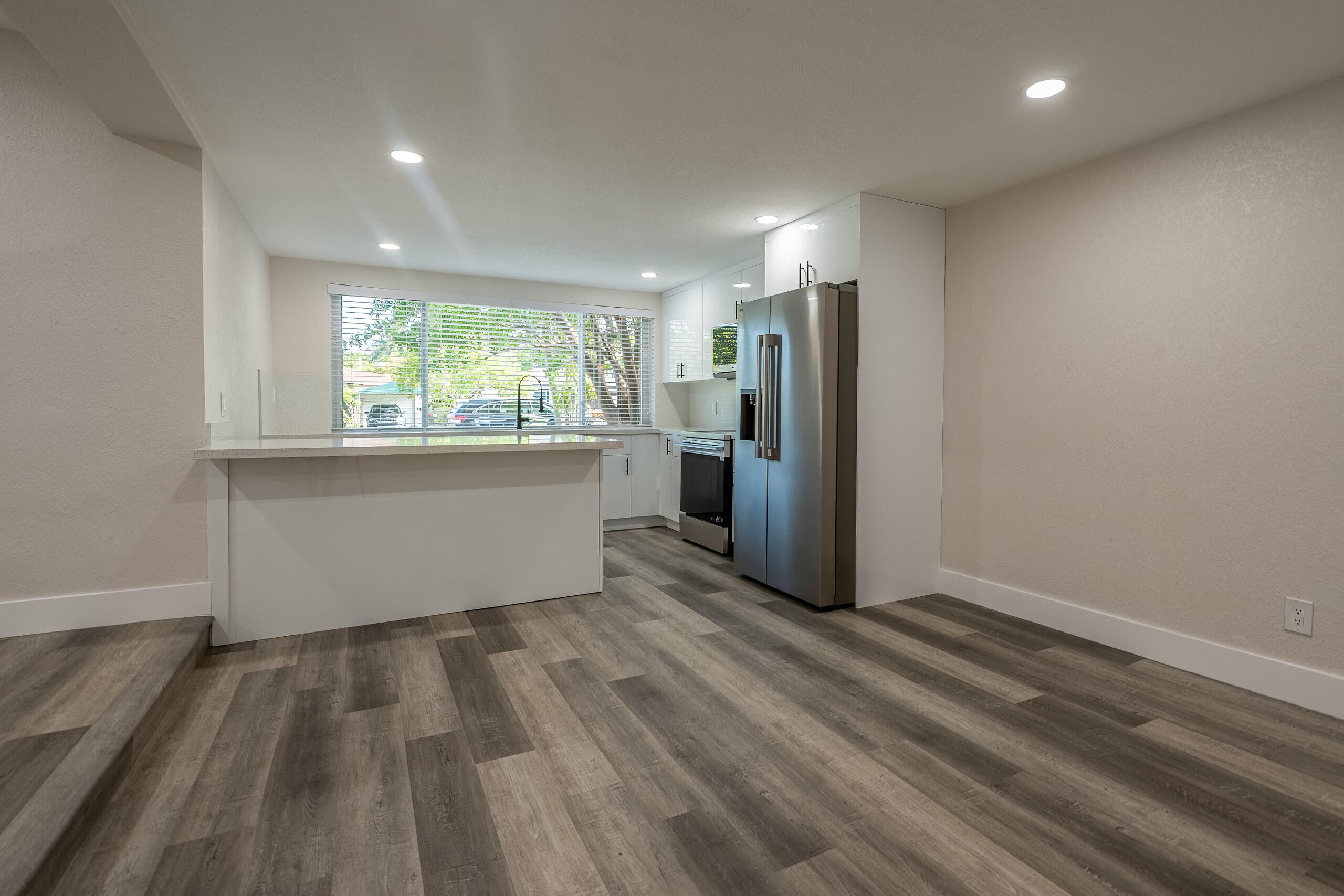 HOLLYWOOD LITTLE RANCHES - Residential