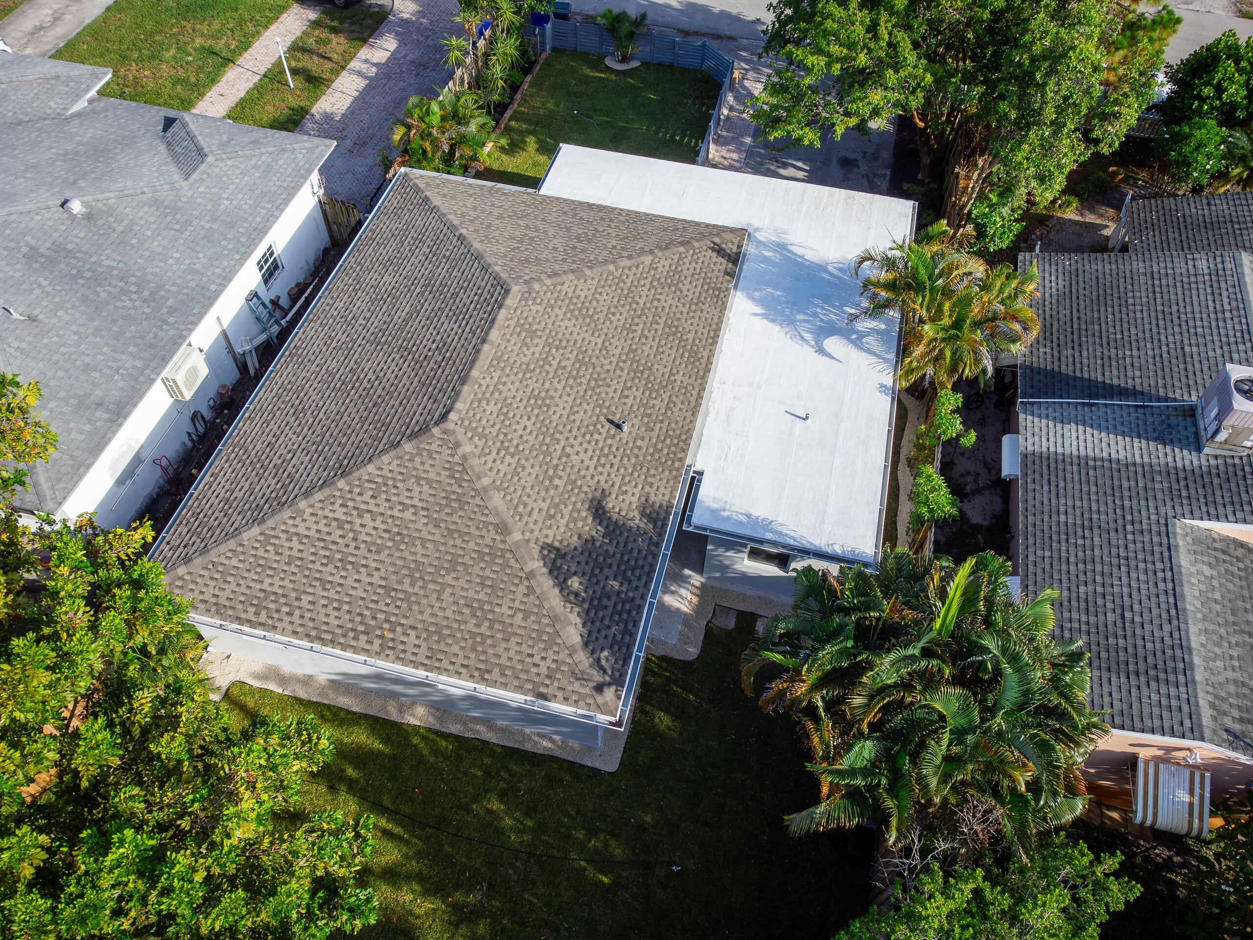 HOLLYWOOD LITTLE RANCHES - Residential