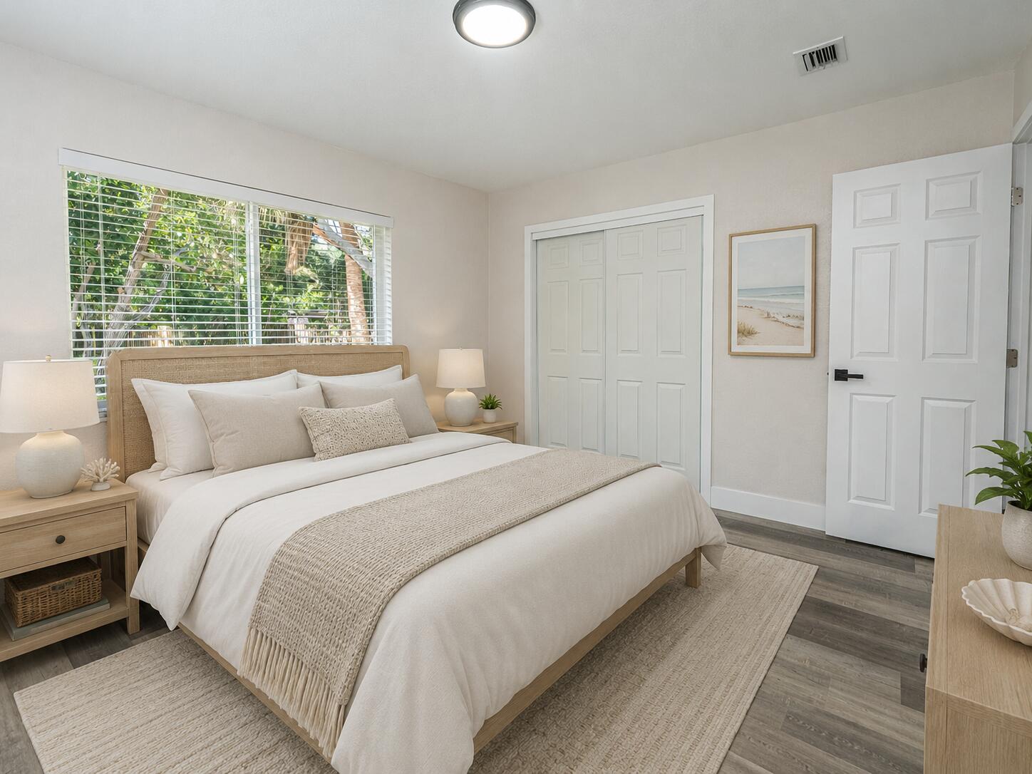 HOLLYWOOD LITTLE RANCHES - Residential