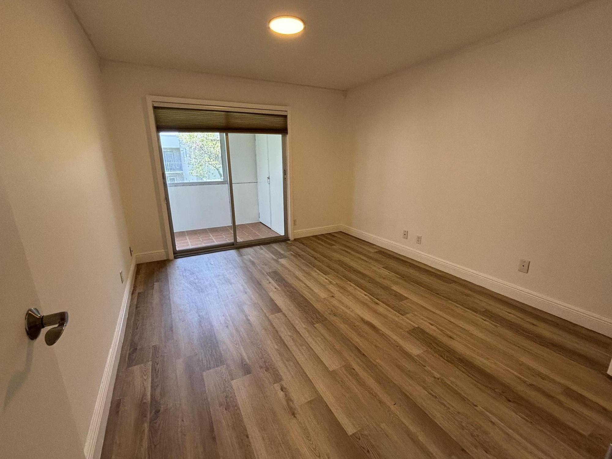 Kings Point Flanders - Residential