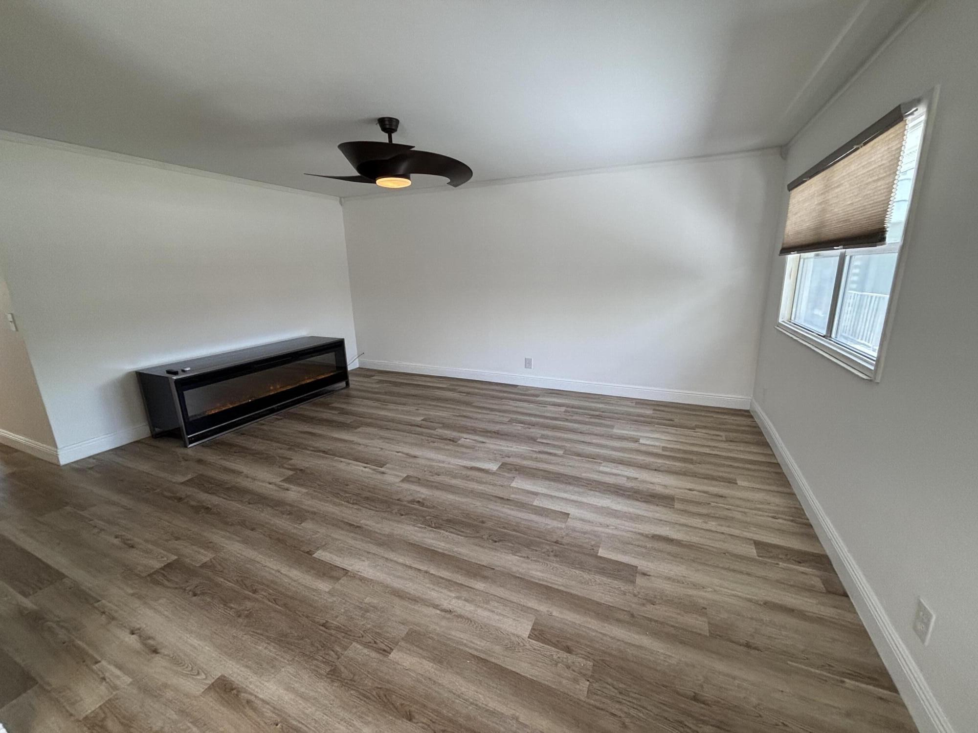 Kings Point Flanders - Residential