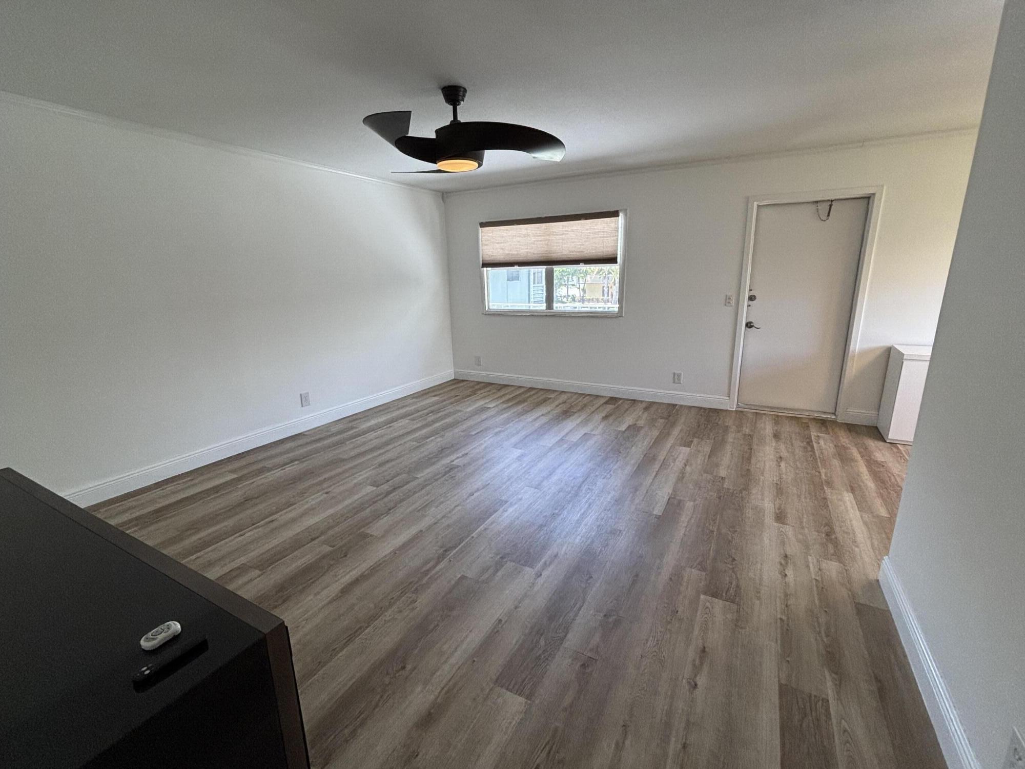 Kings Point Flanders - Residential