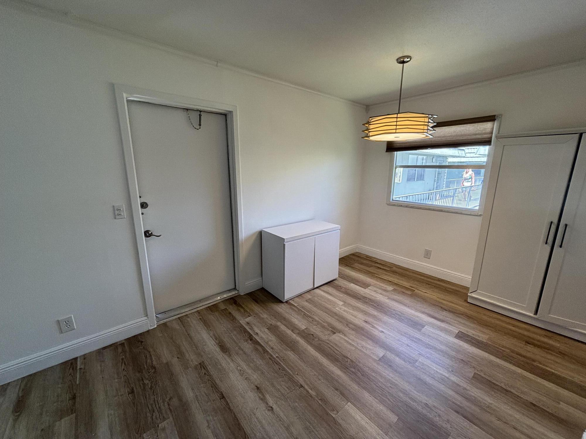 Kings Point Flanders - Residential