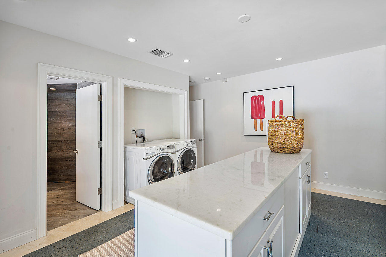 Vista Del Mar - Residential